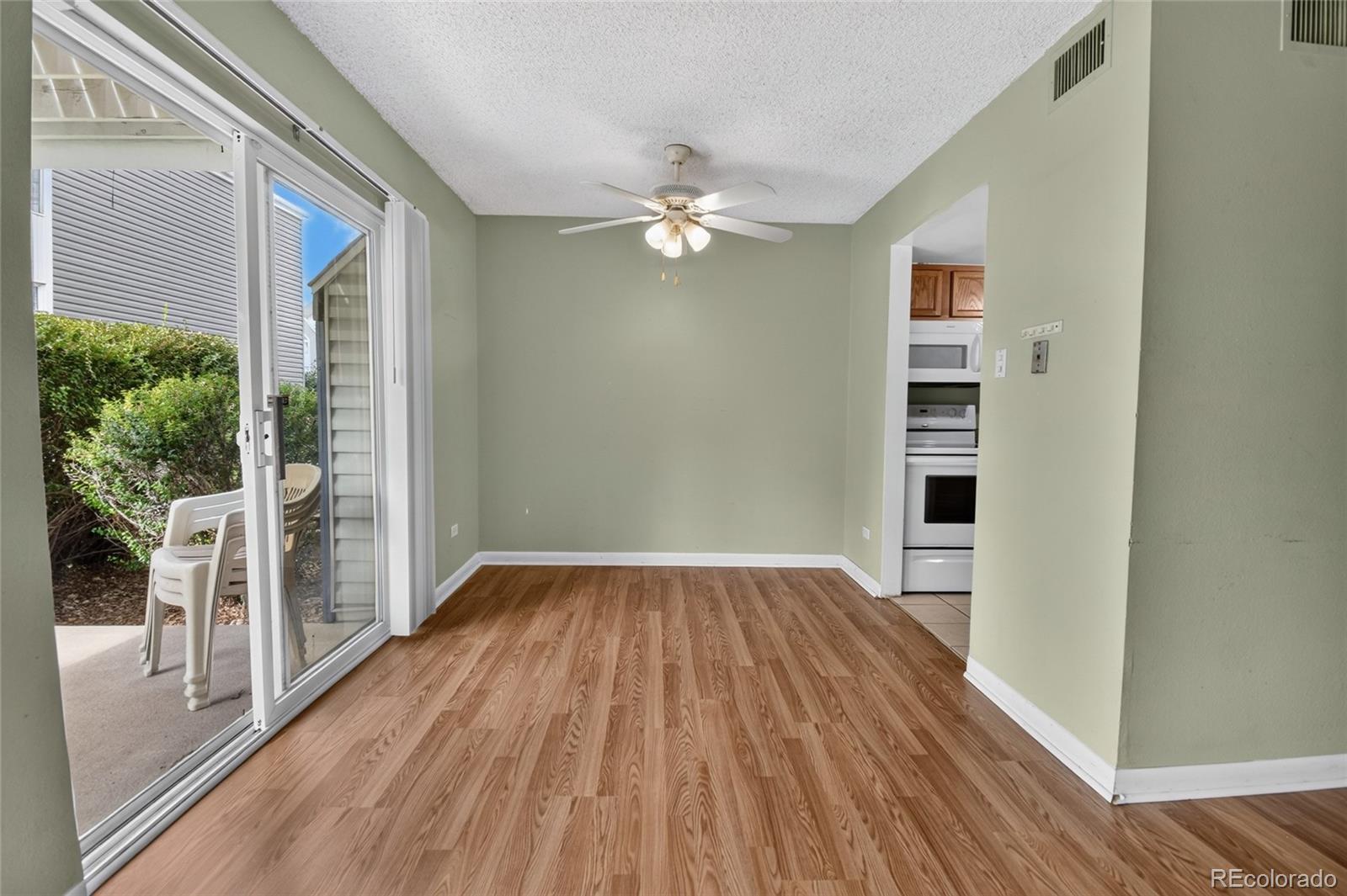 MLS Image #6 for 3309 s monaco street parkway,denver, Colorado