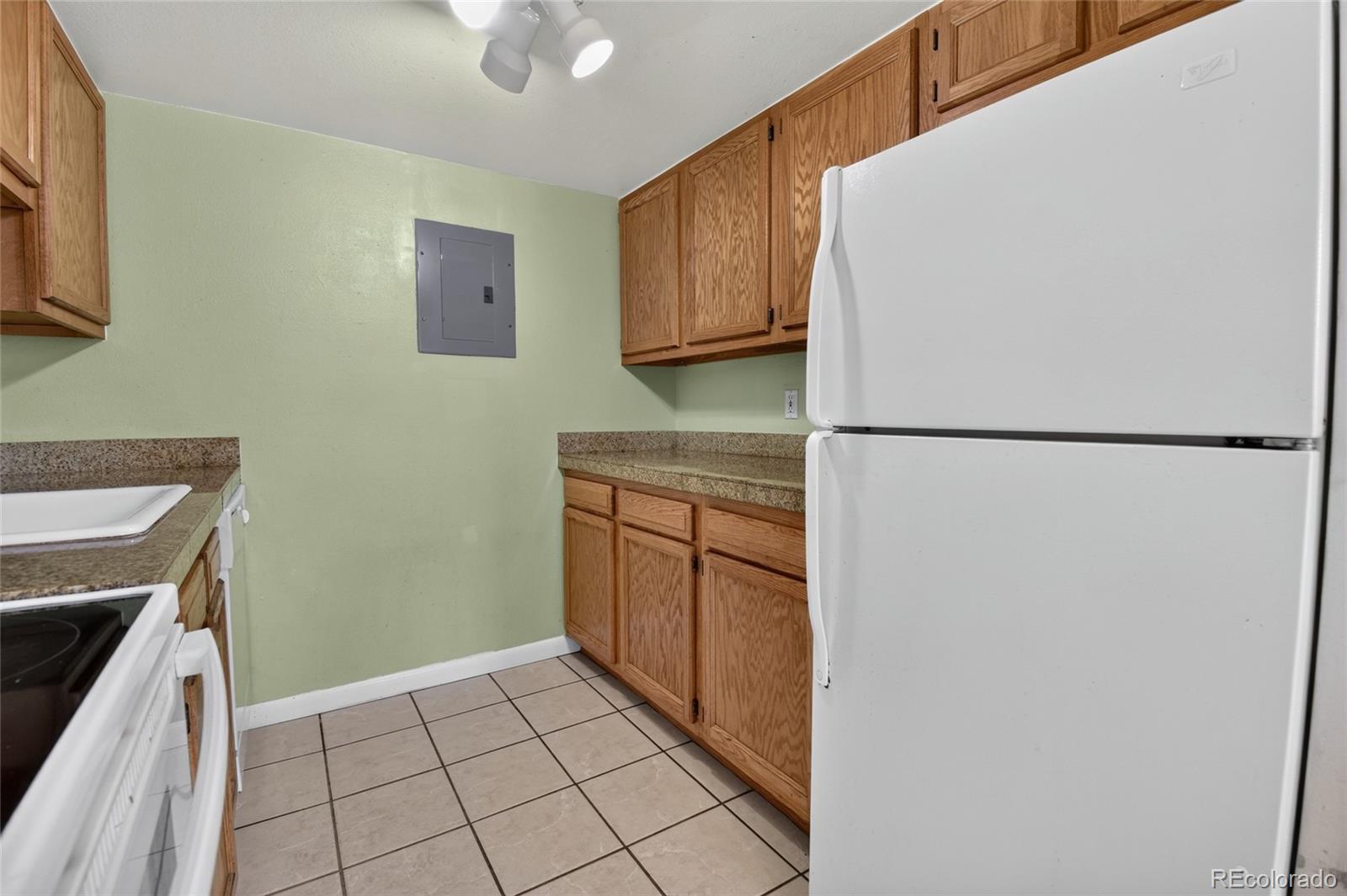 MLS Image #8 for 3309 s monaco street parkway,denver, Colorado