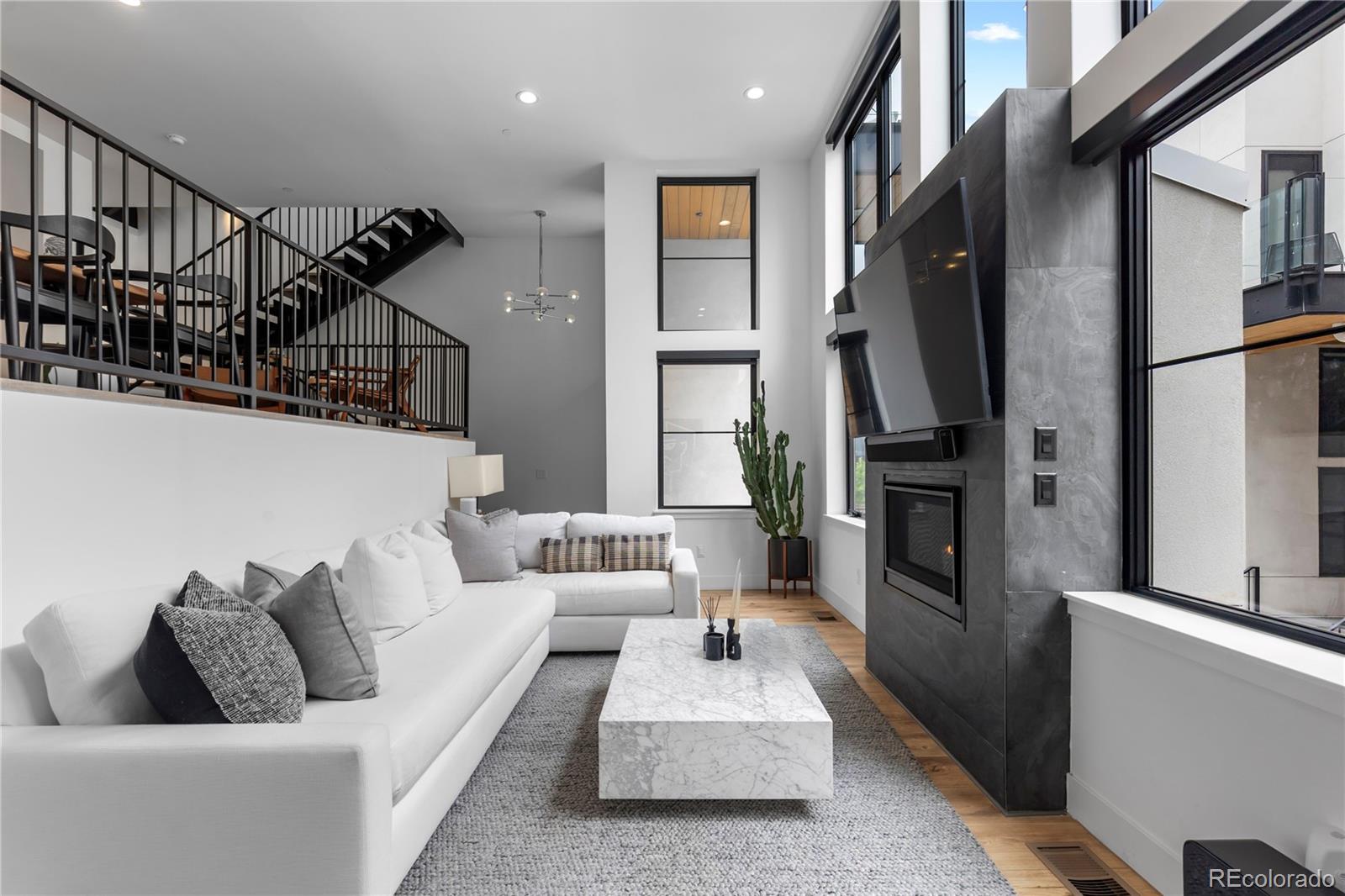 MLS Image #10 for 818  ash street,denver, Colorado