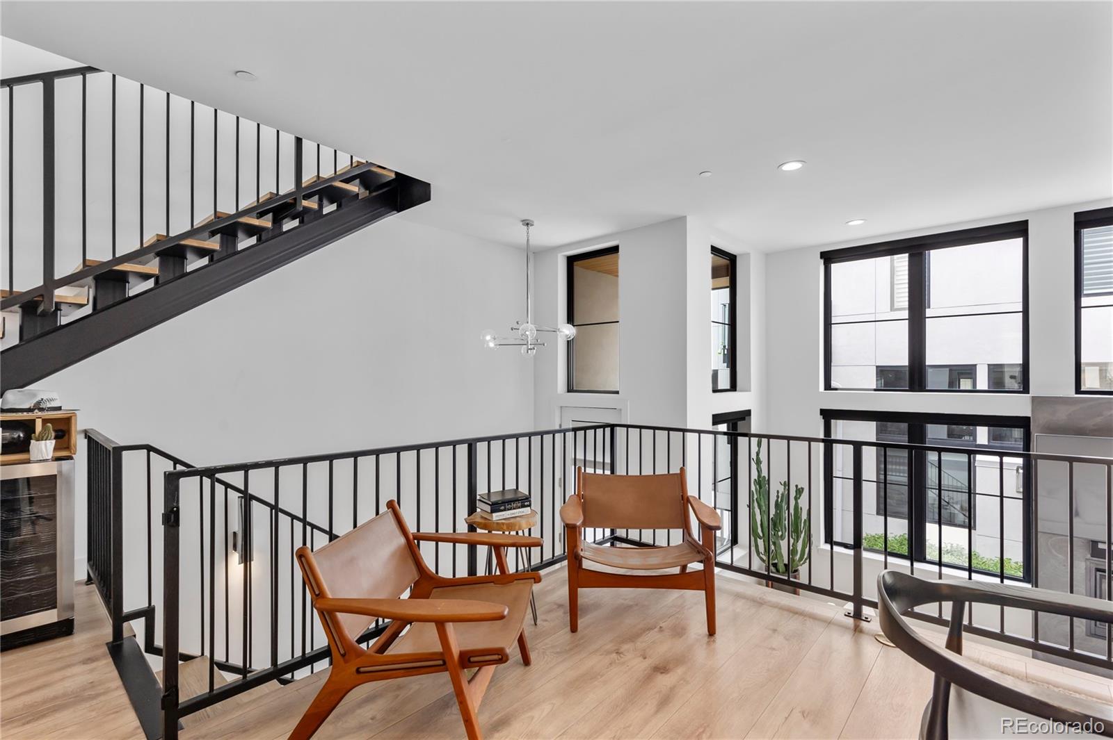MLS Image #12 for 818  ash street,denver, Colorado