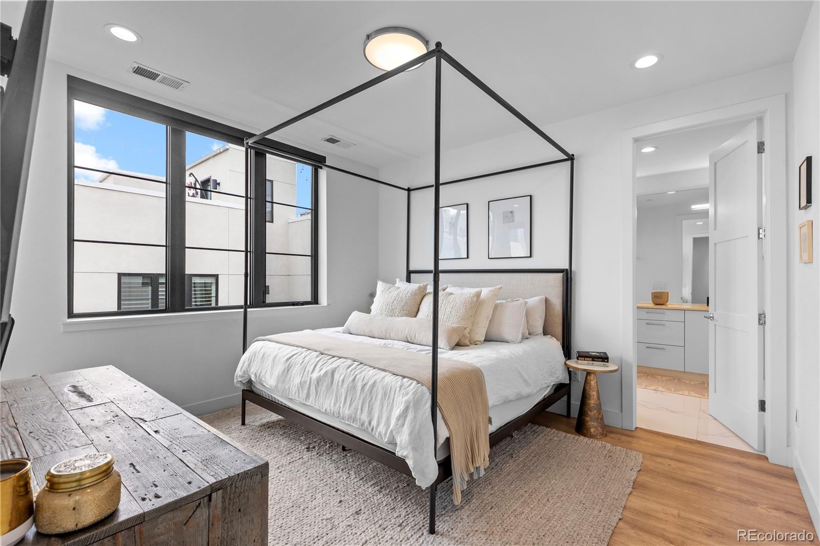 MLS Image #25 for 818  ash street,denver, Colorado