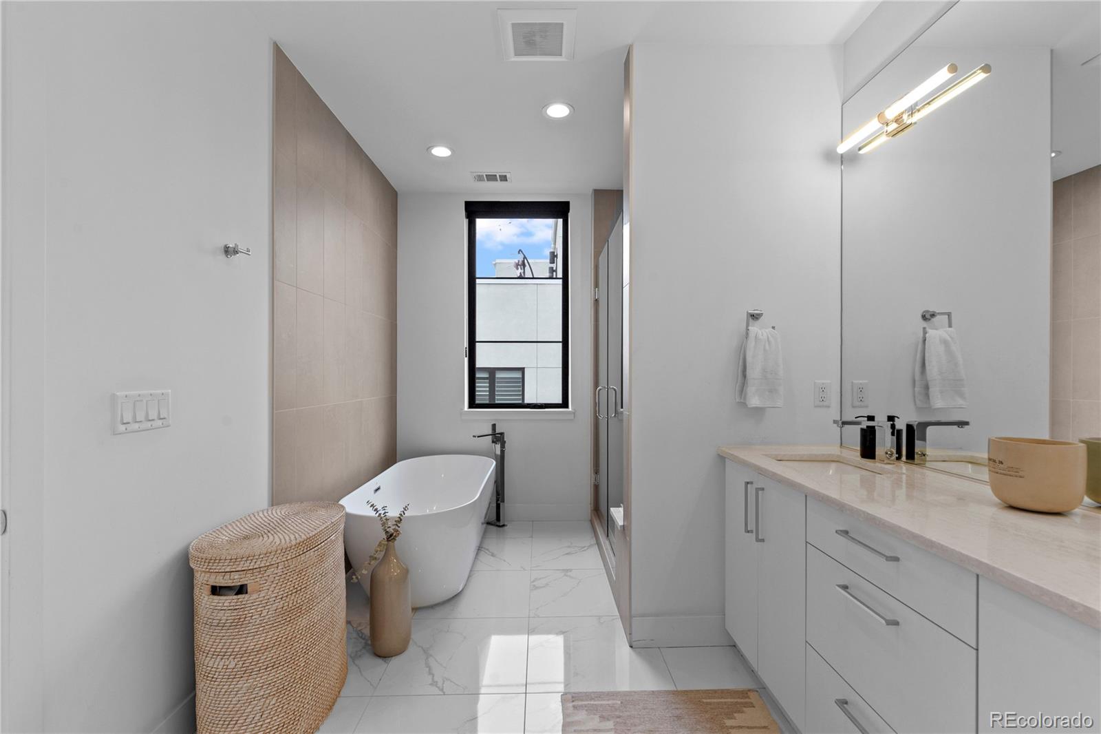 MLS Image #27 for 818  ash street,denver, Colorado