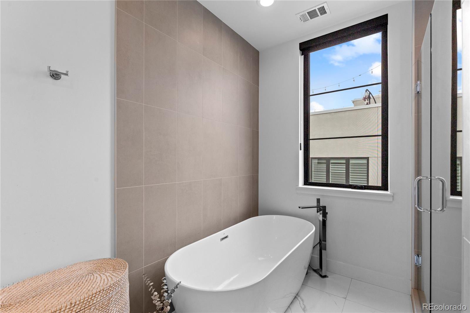 MLS Image #29 for 818  ash street,denver, Colorado