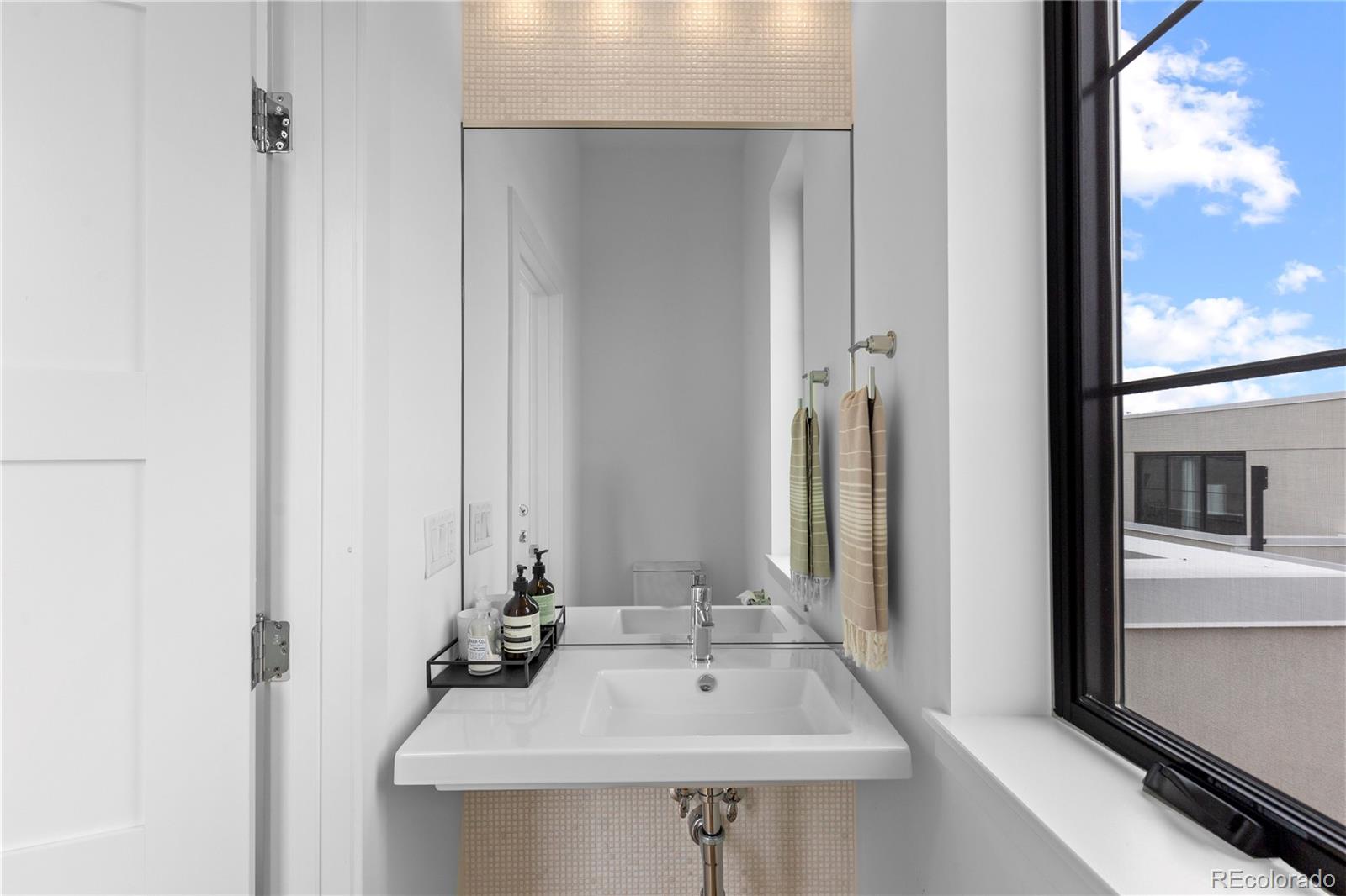 MLS Image #34 for 818  ash street,denver, Colorado