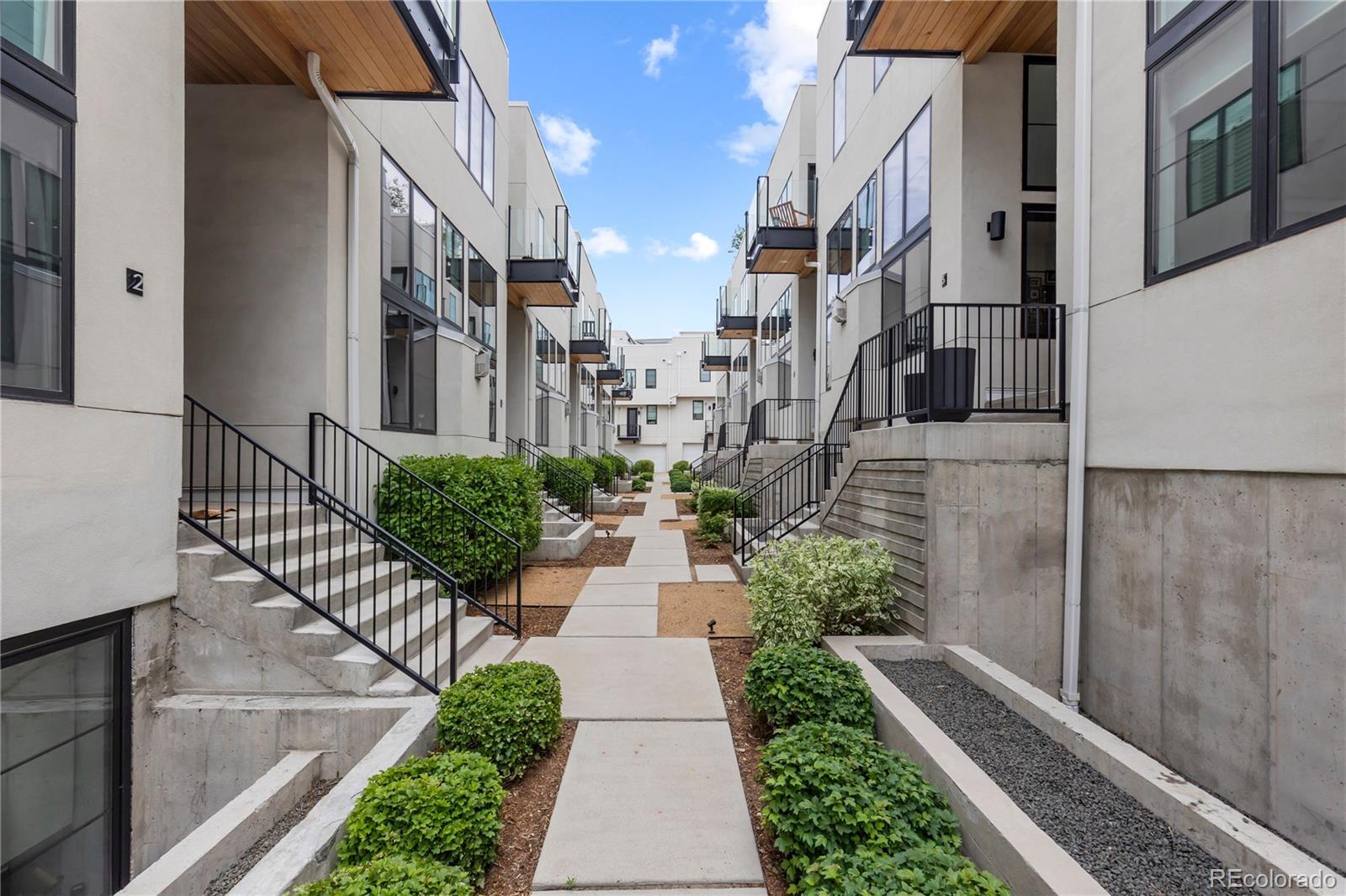 MLS Image #4 for 818  ash street,denver, Colorado