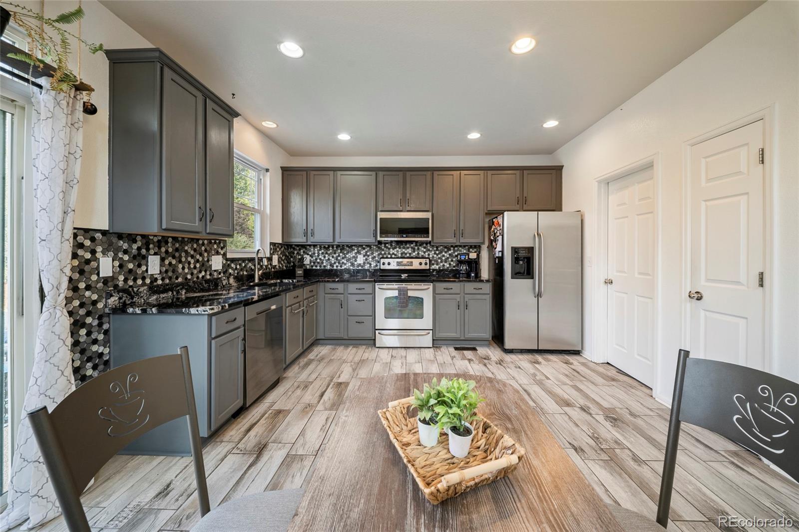 MLS Image #10 for 24167 e 5th place,aurora, Colorado
