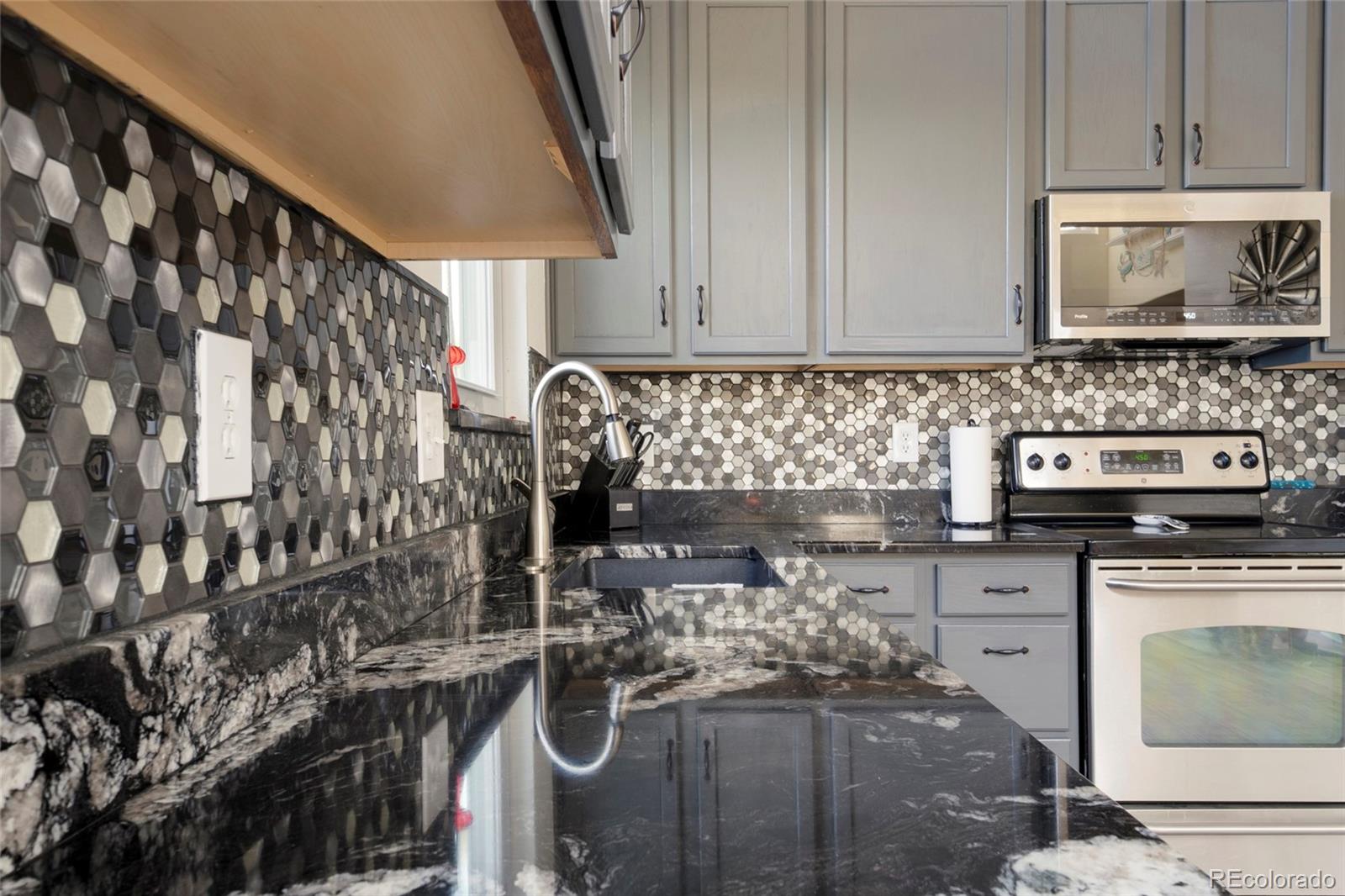 MLS Image #12 for 24167 e 5th place,aurora, Colorado