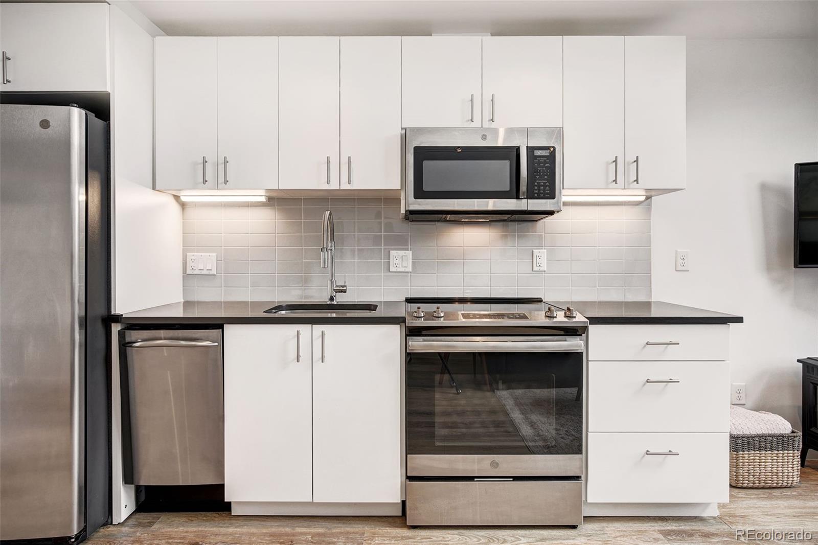 MLS Image #10 for 100  basecamp way,frisco, Colorado