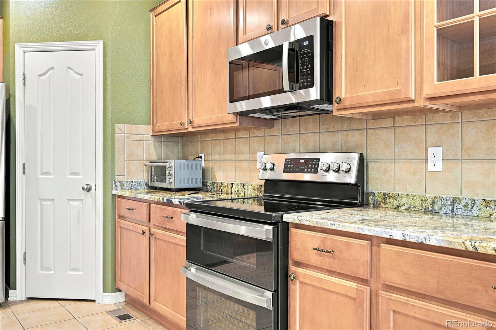 MLS Image #3 for 186 n coolidge way,aurora, Colorado