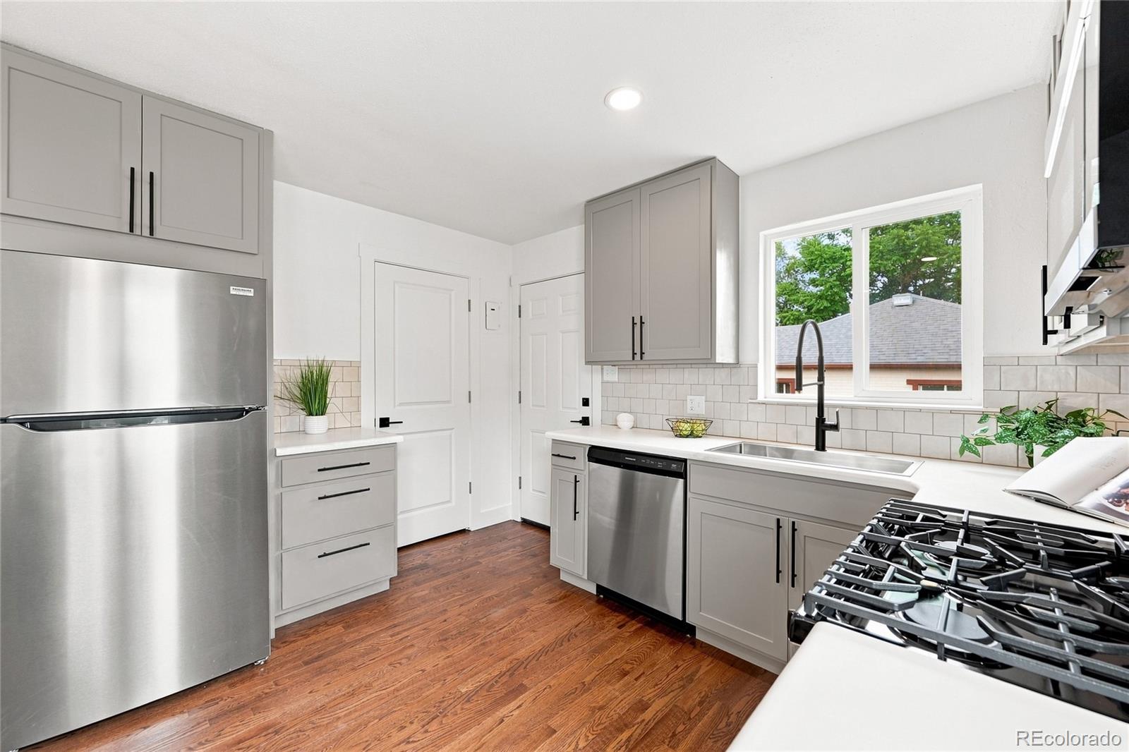 MLS Image #8 for 1735 s shoshone street,denver, Colorado