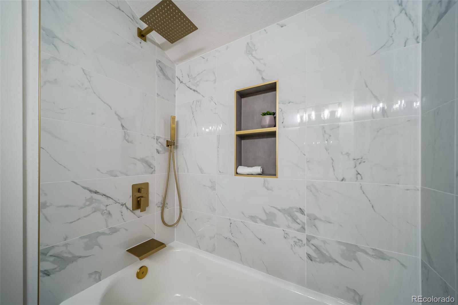 MLS Image #15 for 3830 s genoa circle,aurora, Colorado