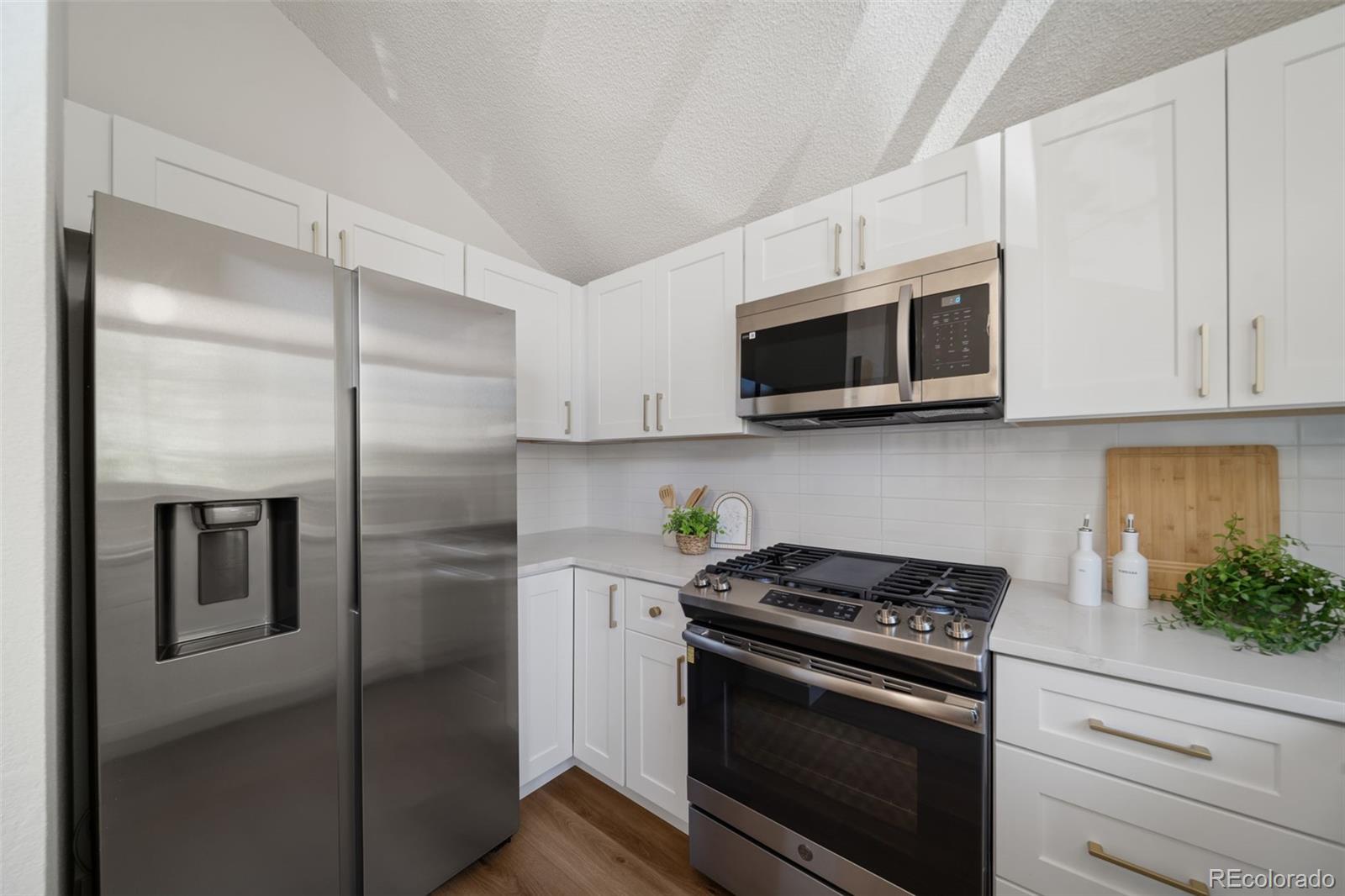 MLS Image #5 for 3830 s genoa circle,aurora, Colorado