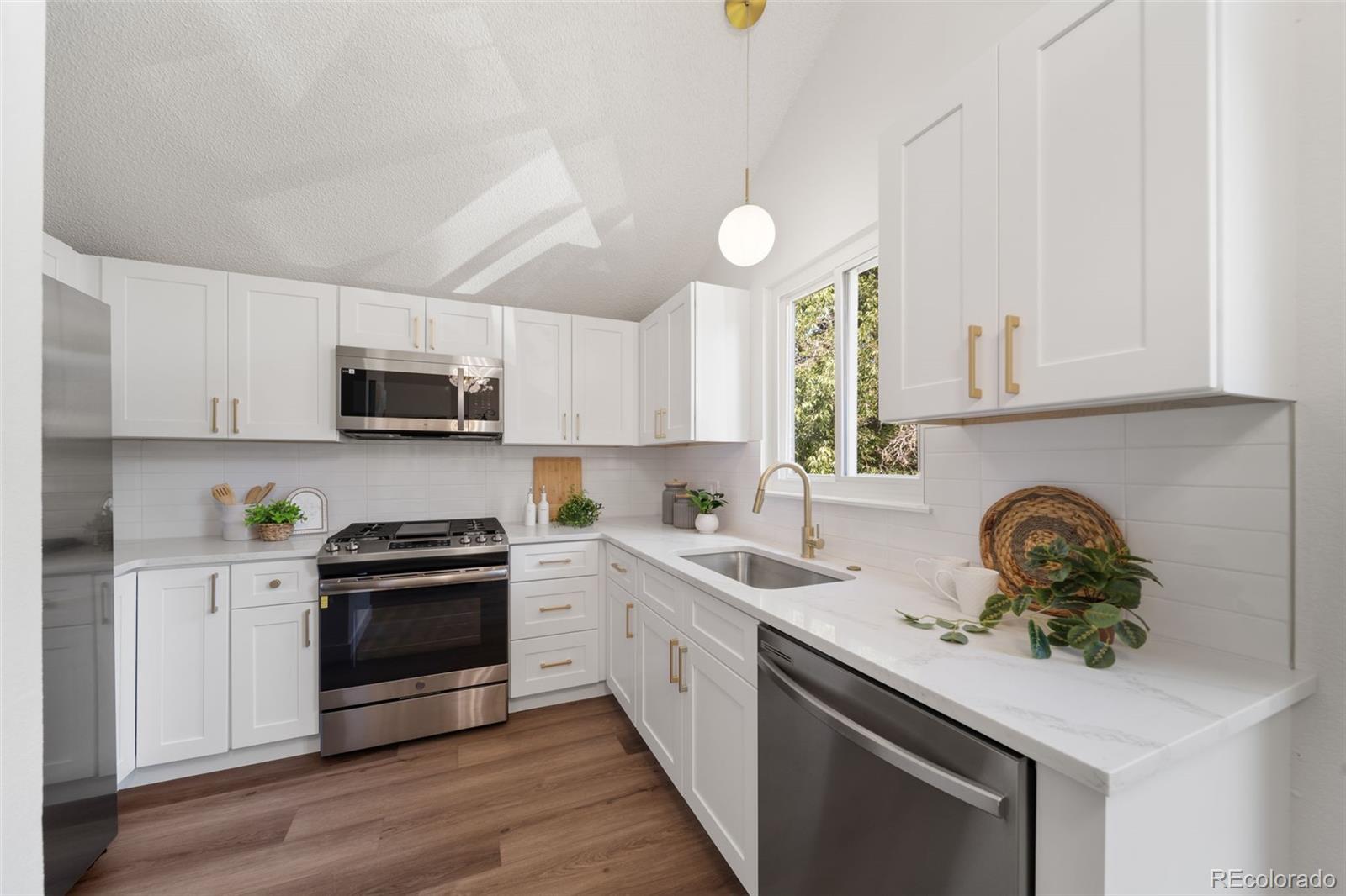 MLS Image #6 for 3830 s genoa circle,aurora, Colorado