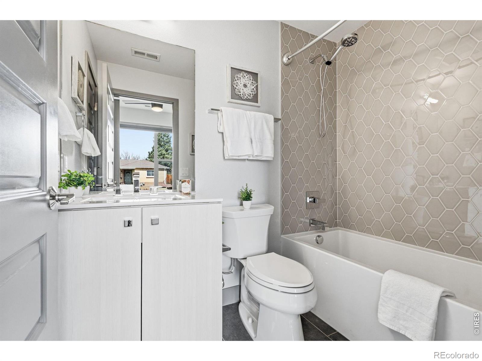 MLS Image #24 for 3494 e 31st avenue,denver, Colorado