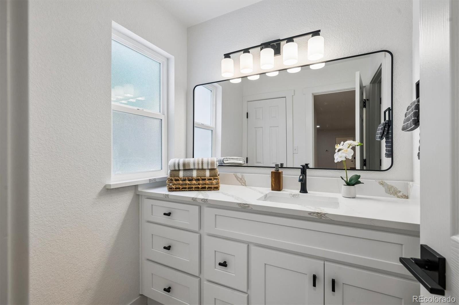 MLS Image #9 for 8015 w eastman place 101,lakewood, Colorado