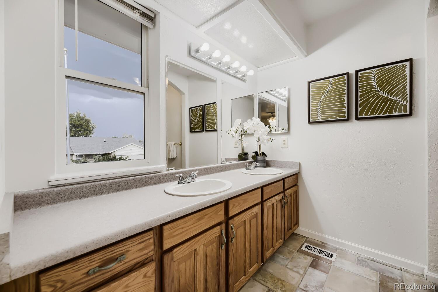 MLS Image #15 for 554 s kittredge way,aurora, Colorado
