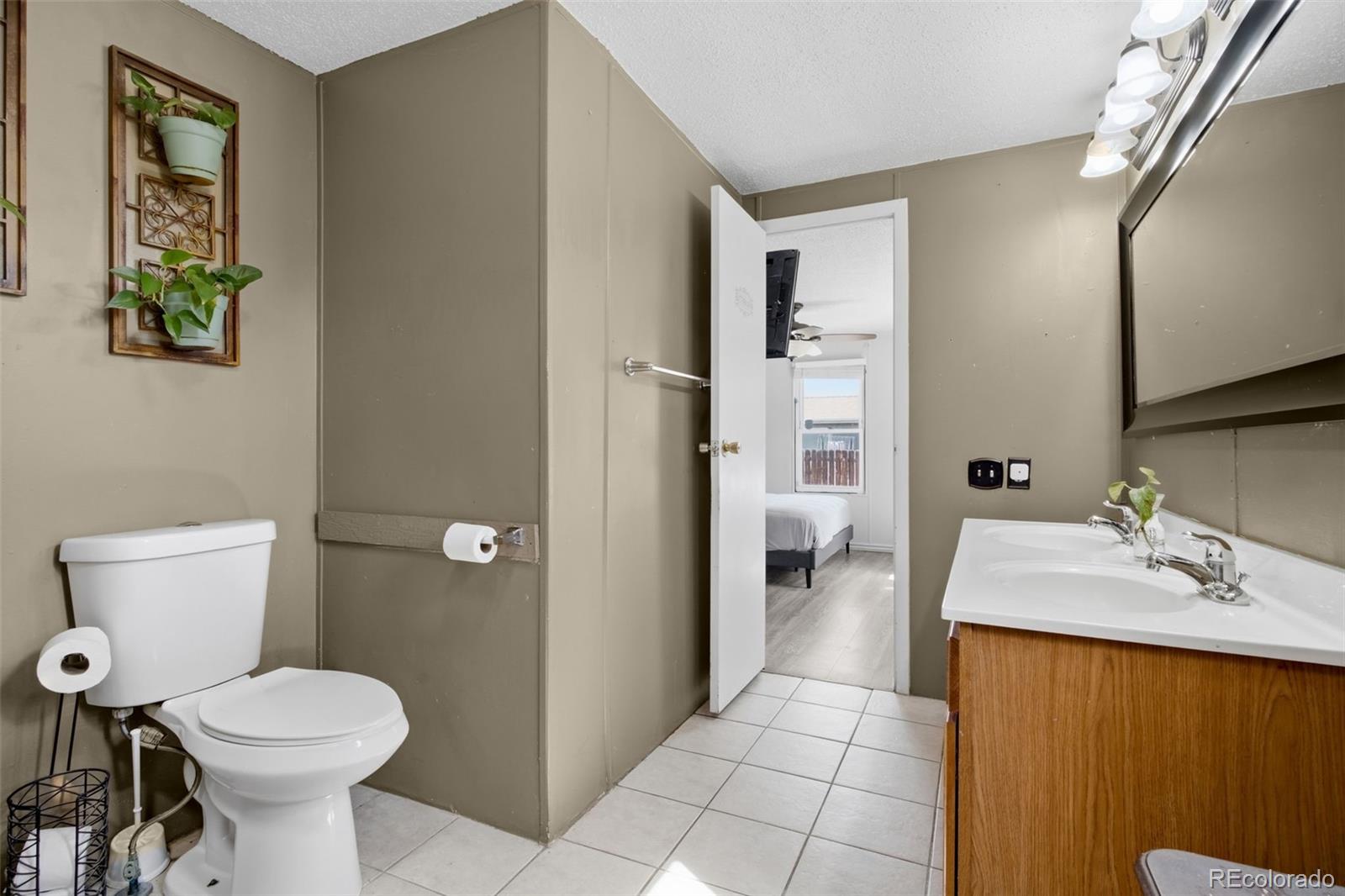 MLS Image #23 for 5540  vallejo street,denver, Colorado