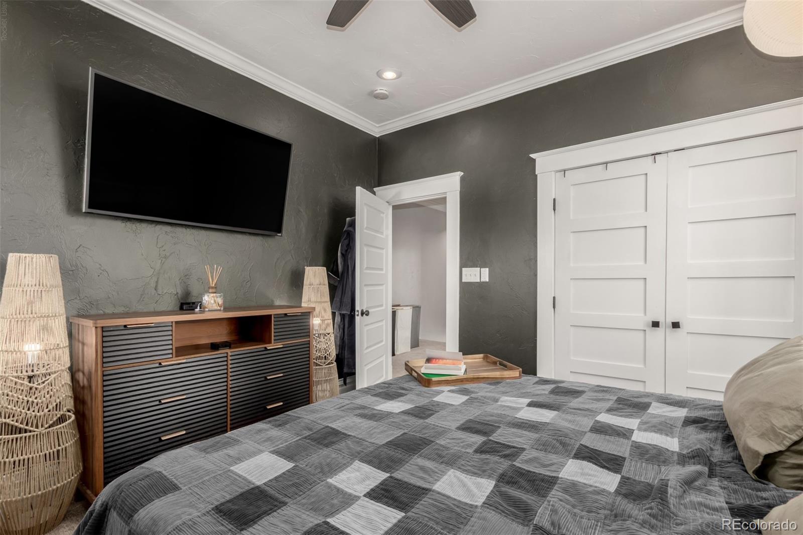 MLS Image #14 for 300 s lincoln street,denver, Colorado