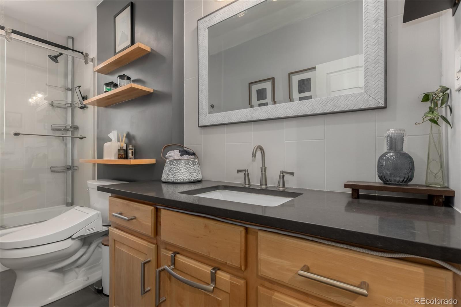 MLS Image #18 for 300 s lincoln street,denver, Colorado