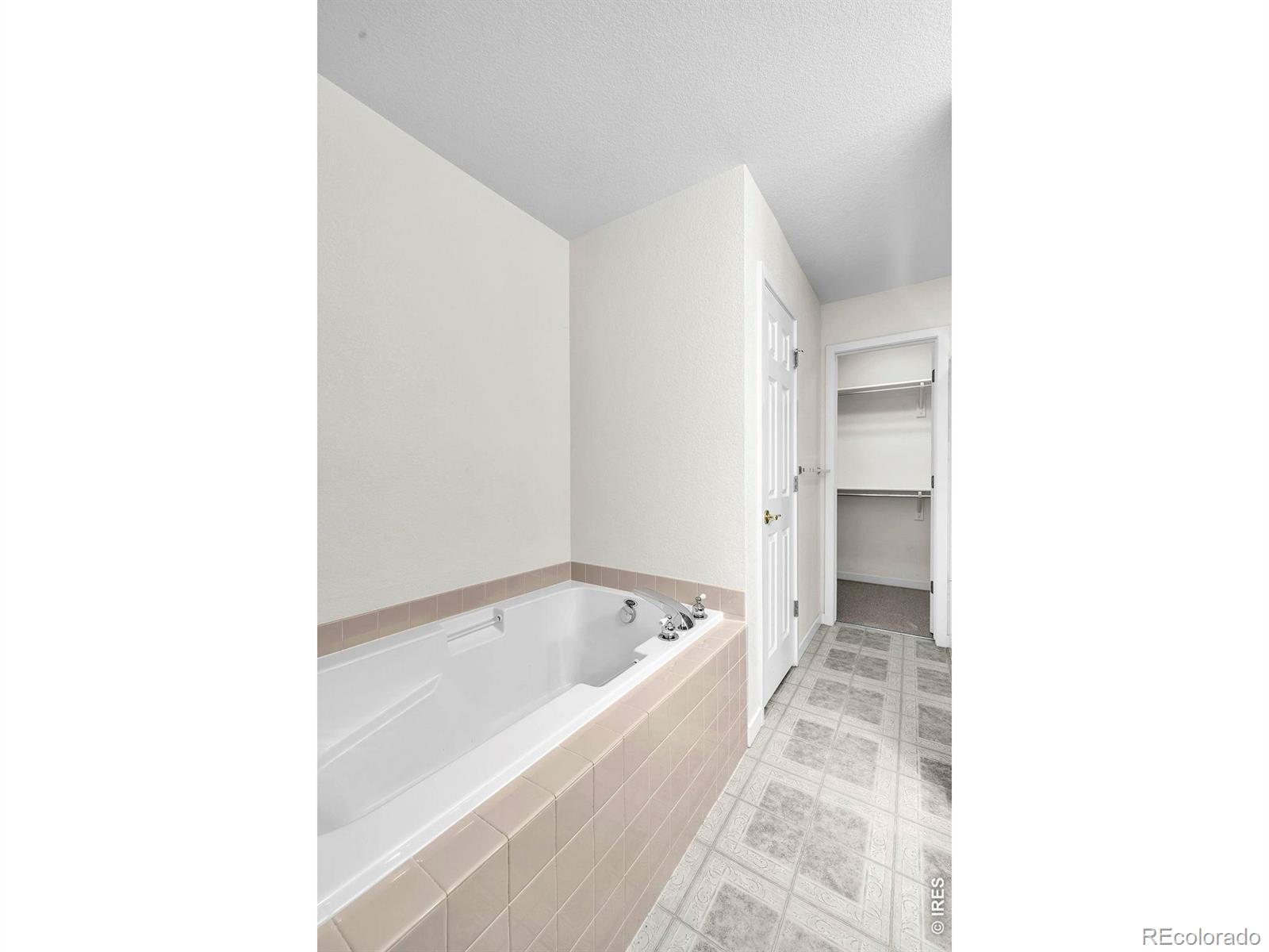 MLS Image #18 for 811  snowberry street,longmont, Colorado