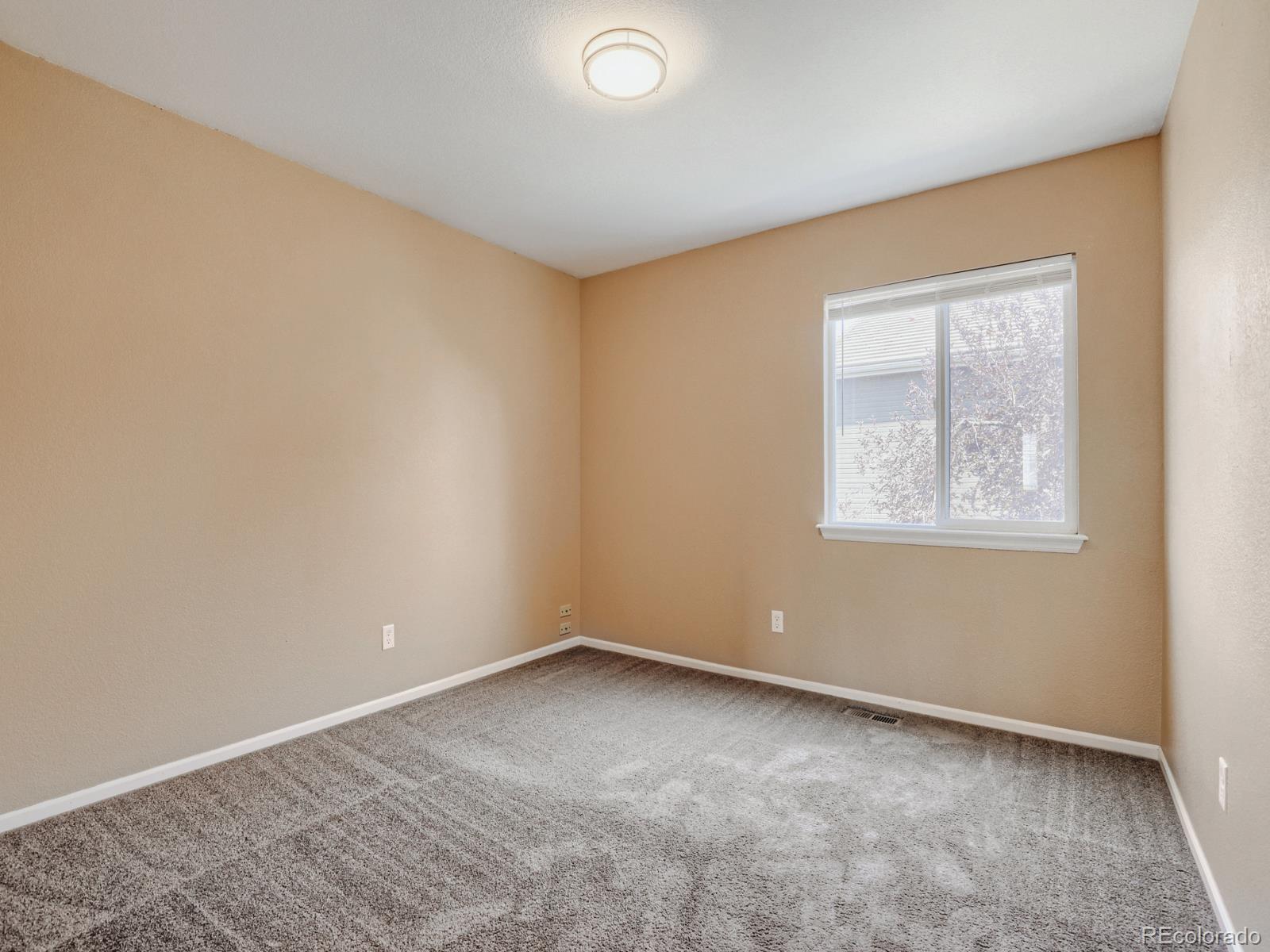 MLS Image #8 for 19899 e 41st avenue,denver, Colorado