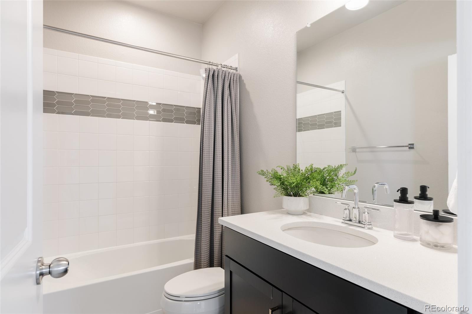 MLS Image #15 for 6346  dayton way,denver, Colorado