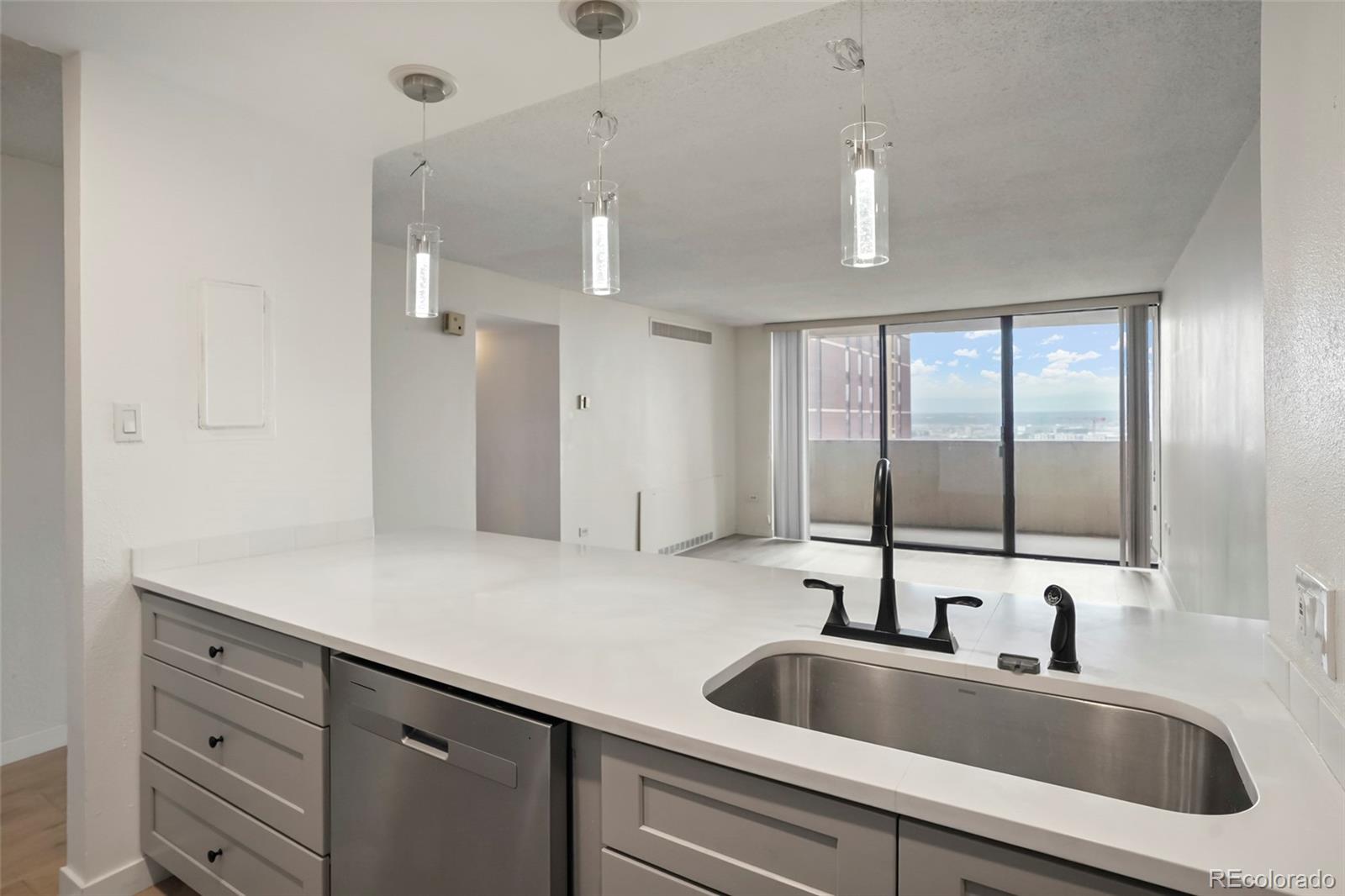 MLS Image #8 for 1020  15th street,denver, Colorado