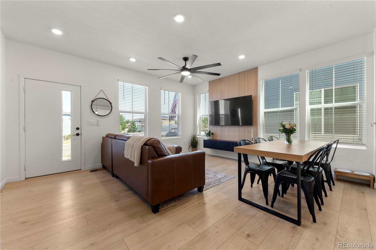 MLS Image #3 for 9152  gladiola way,arvada, Colorado