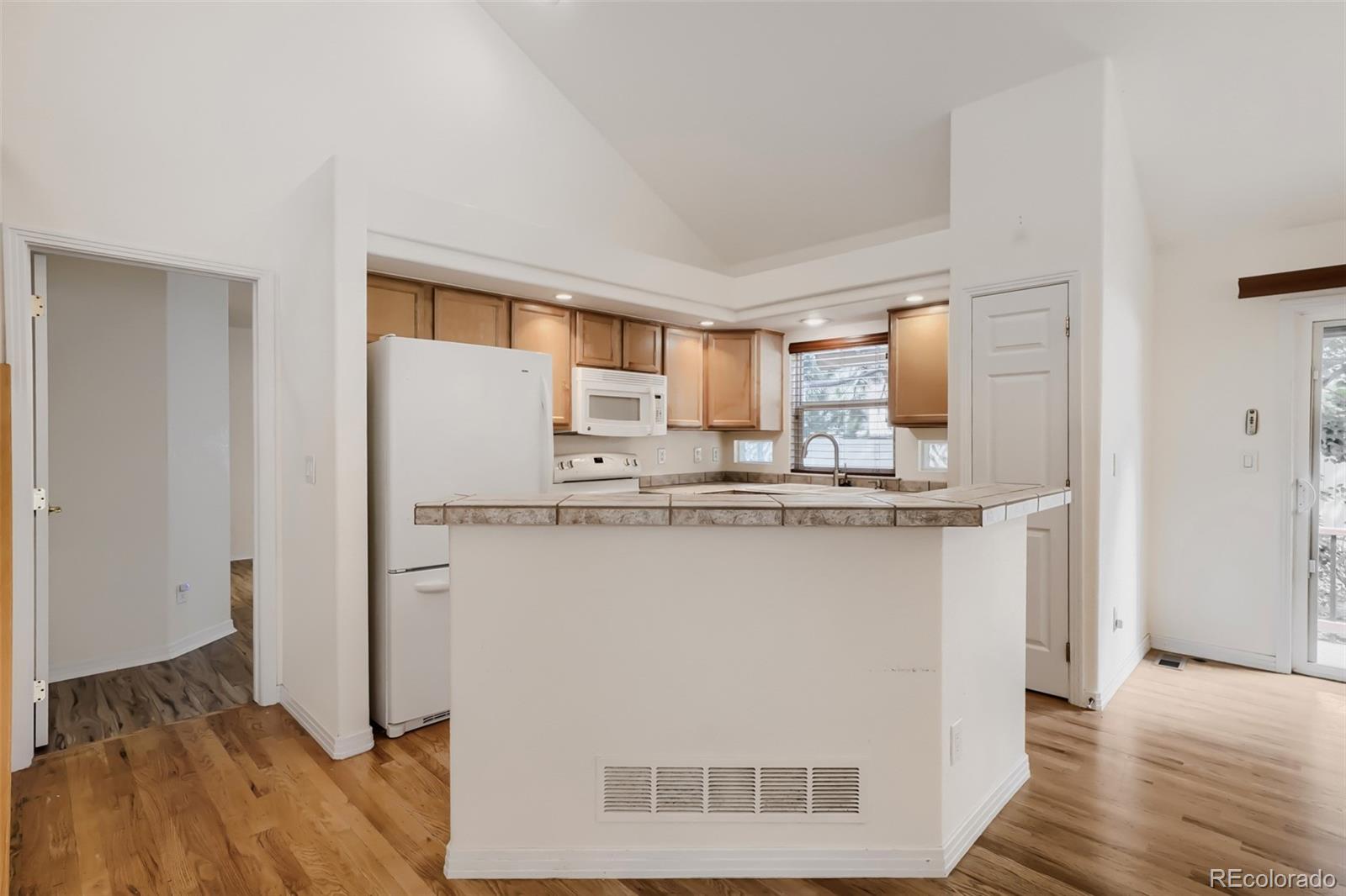 MLS Image #10 for 2436 s scranton way,aurora, Colorado