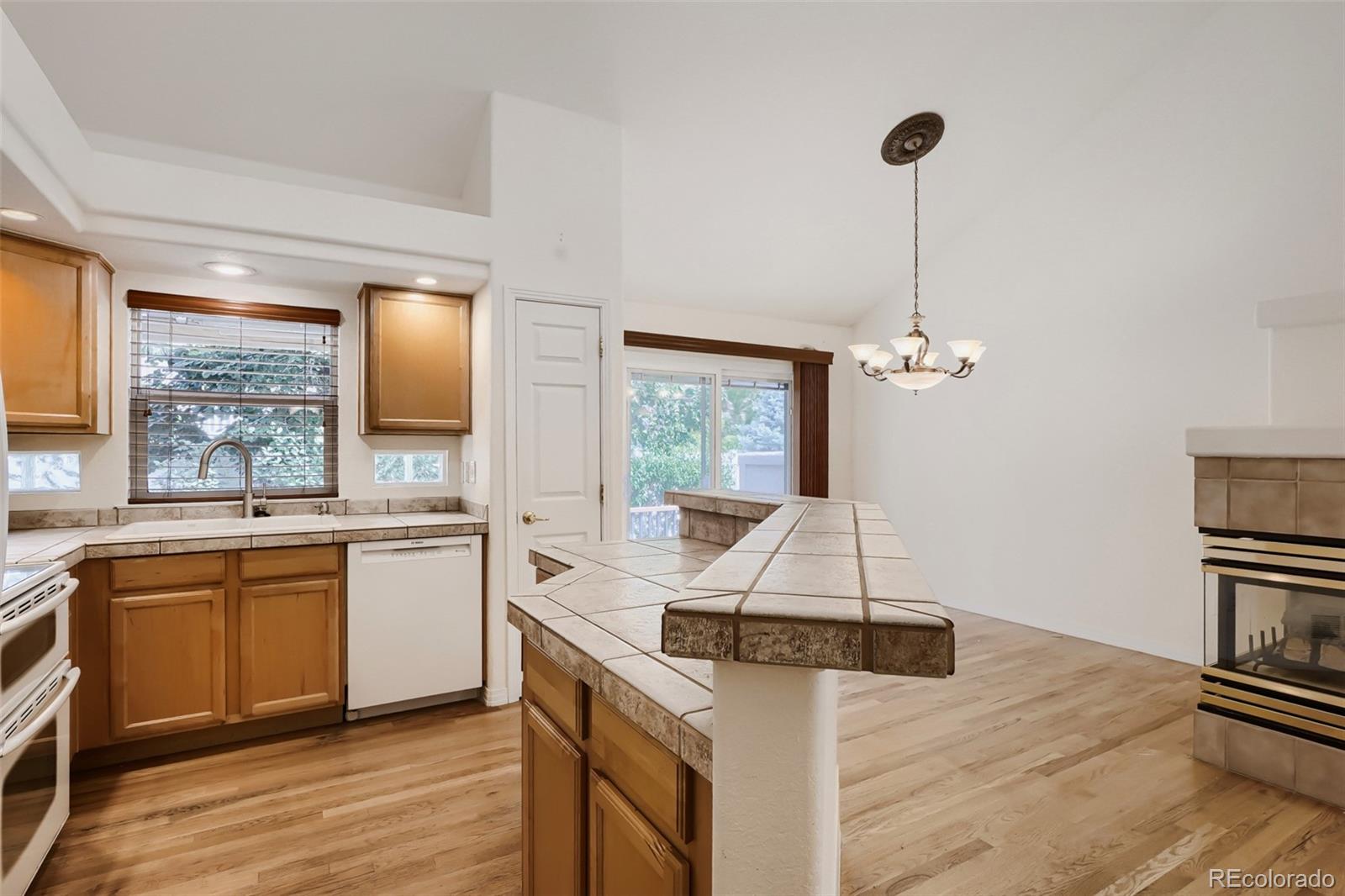 MLS Image #9 for 2436 s scranton way,aurora, Colorado