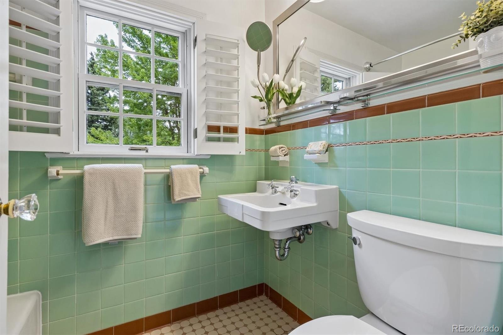 MLS Image #10 for 640 n krameria street,denver, Colorado