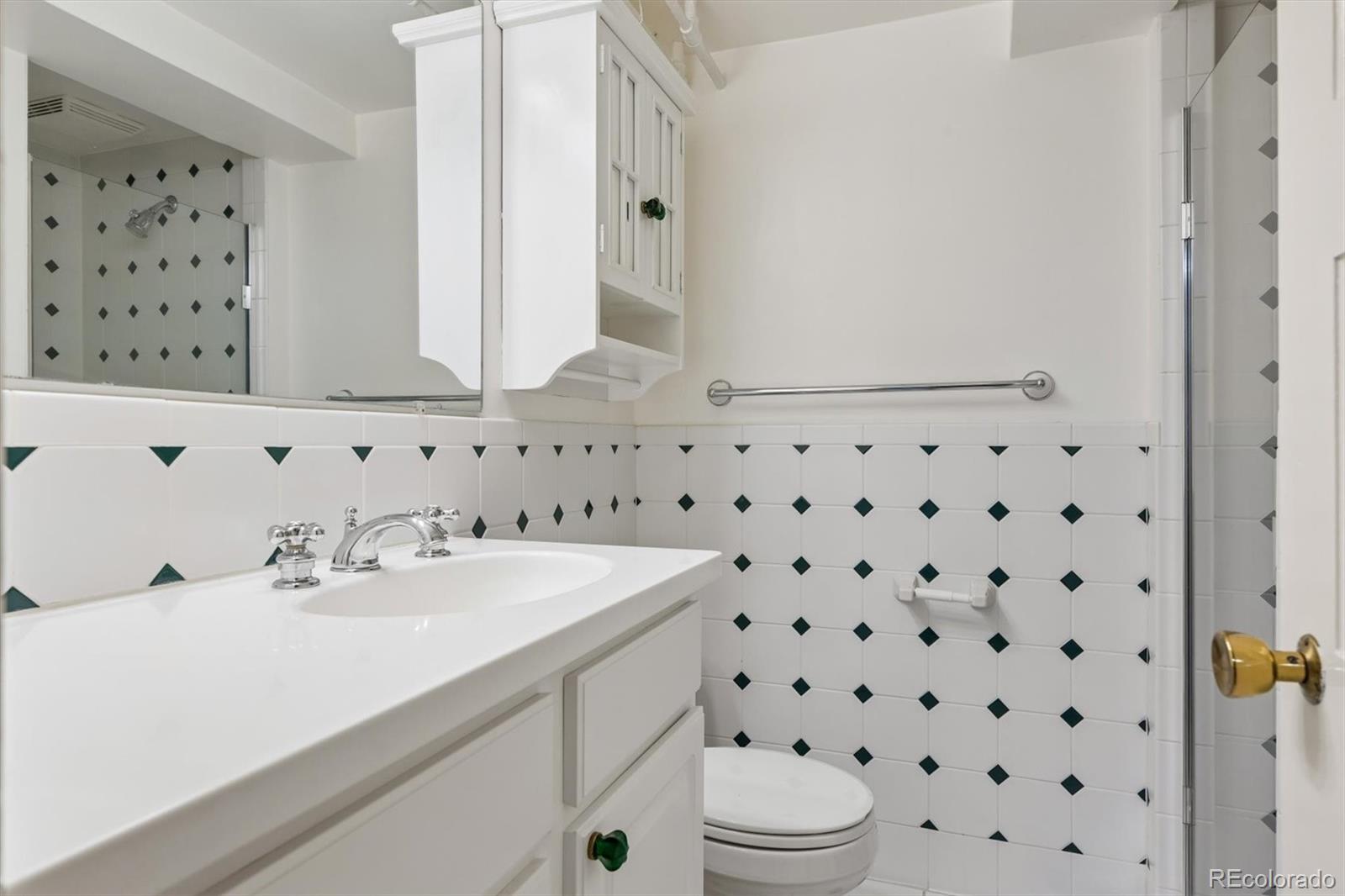 MLS Image #15 for 640 n krameria street,denver, Colorado