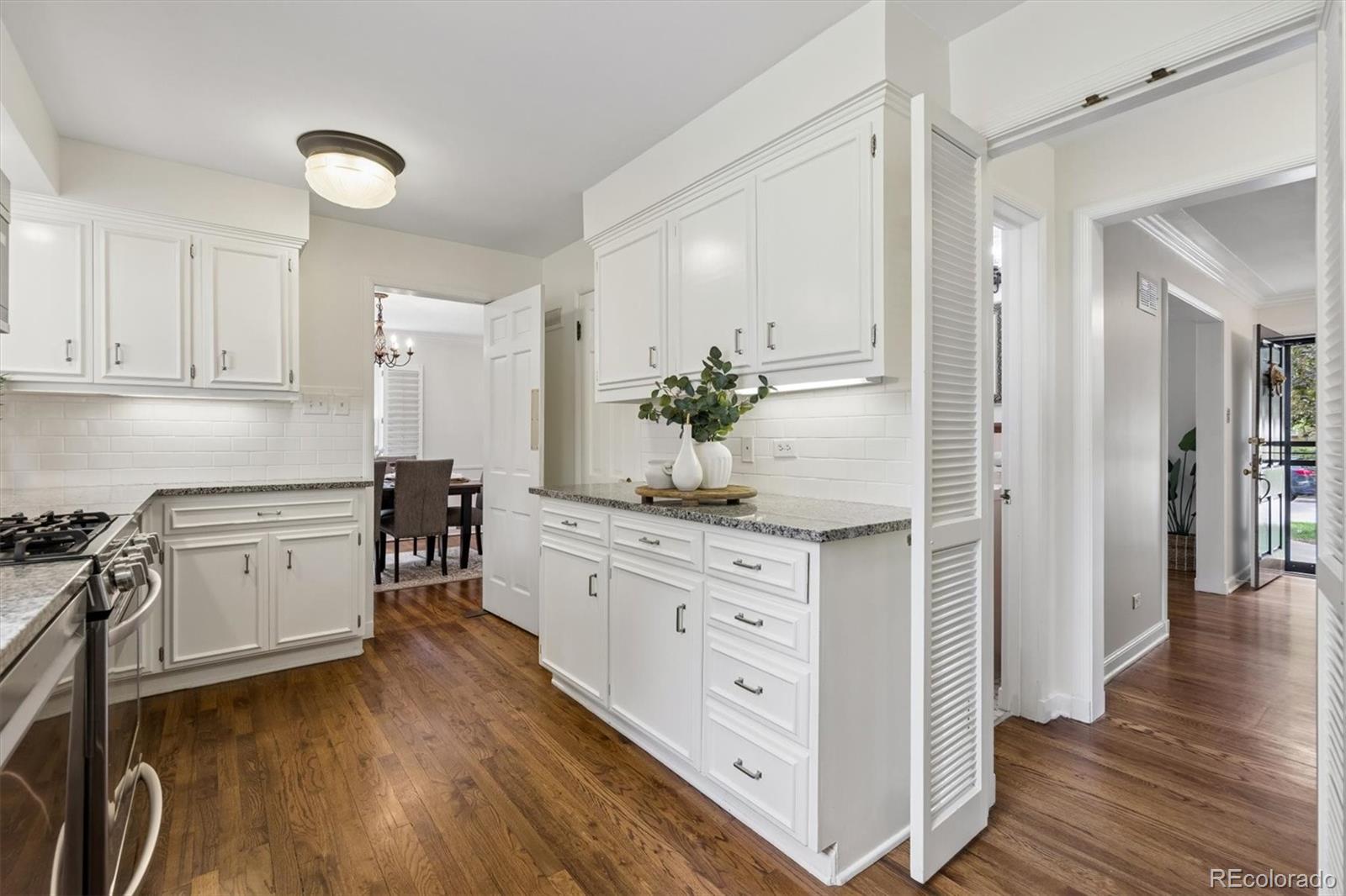 MLS Image #6 for 640 n krameria street,denver, Colorado