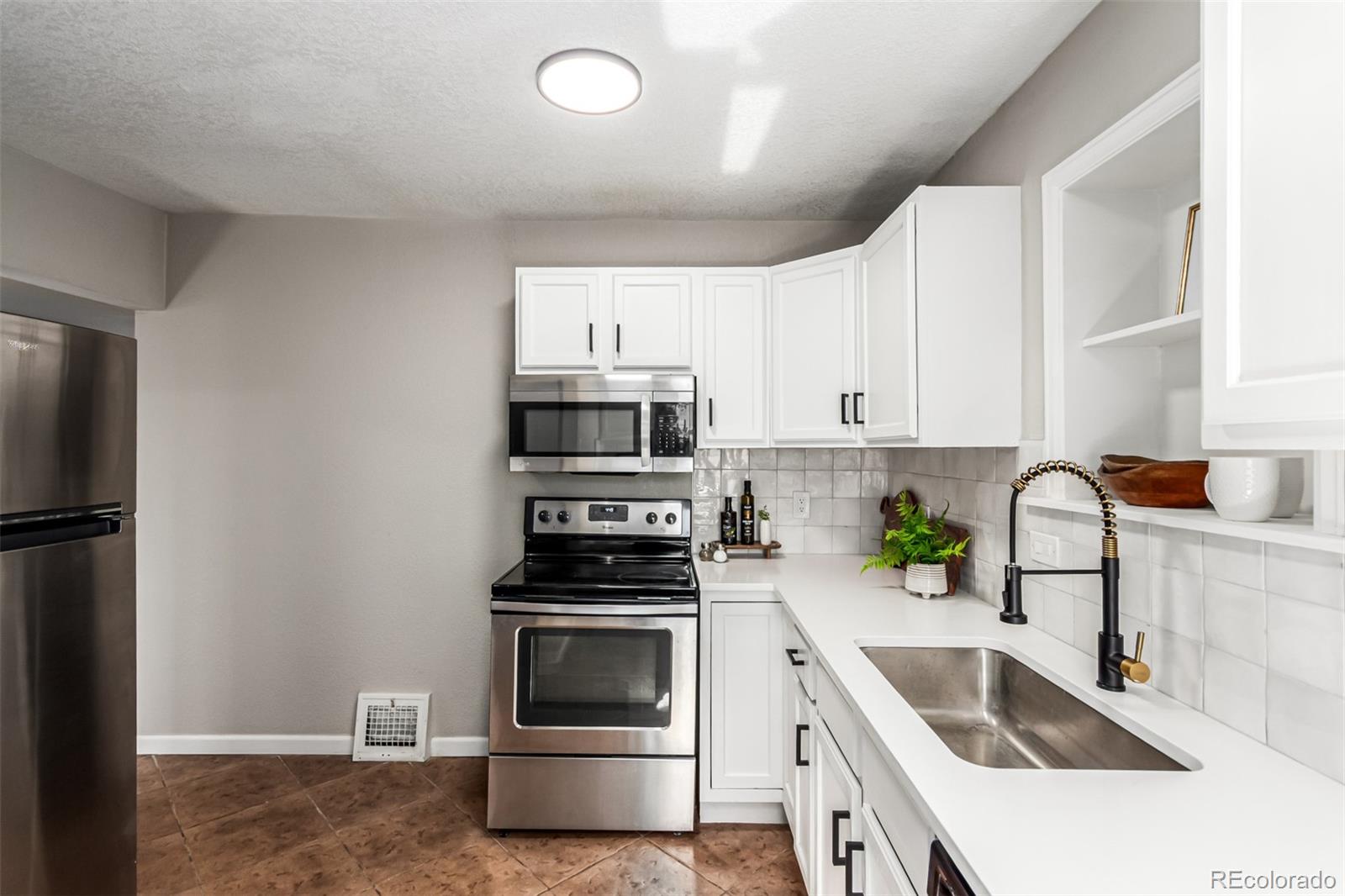 MLS Image #10 for 1463  dahlia street,denver, Colorado