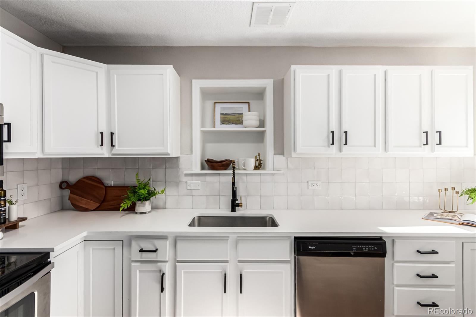 MLS Image #9 for 1463  dahlia street,denver, Colorado