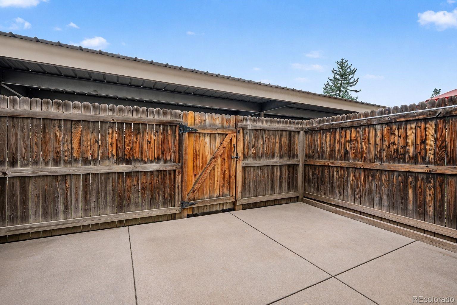 MLS Image #11 for 1123 s monaco street parkway,denver, Colorado