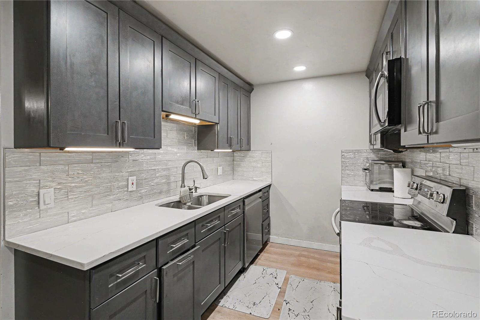 MLS Image #3 for 1123 s monaco street parkway,denver, Colorado