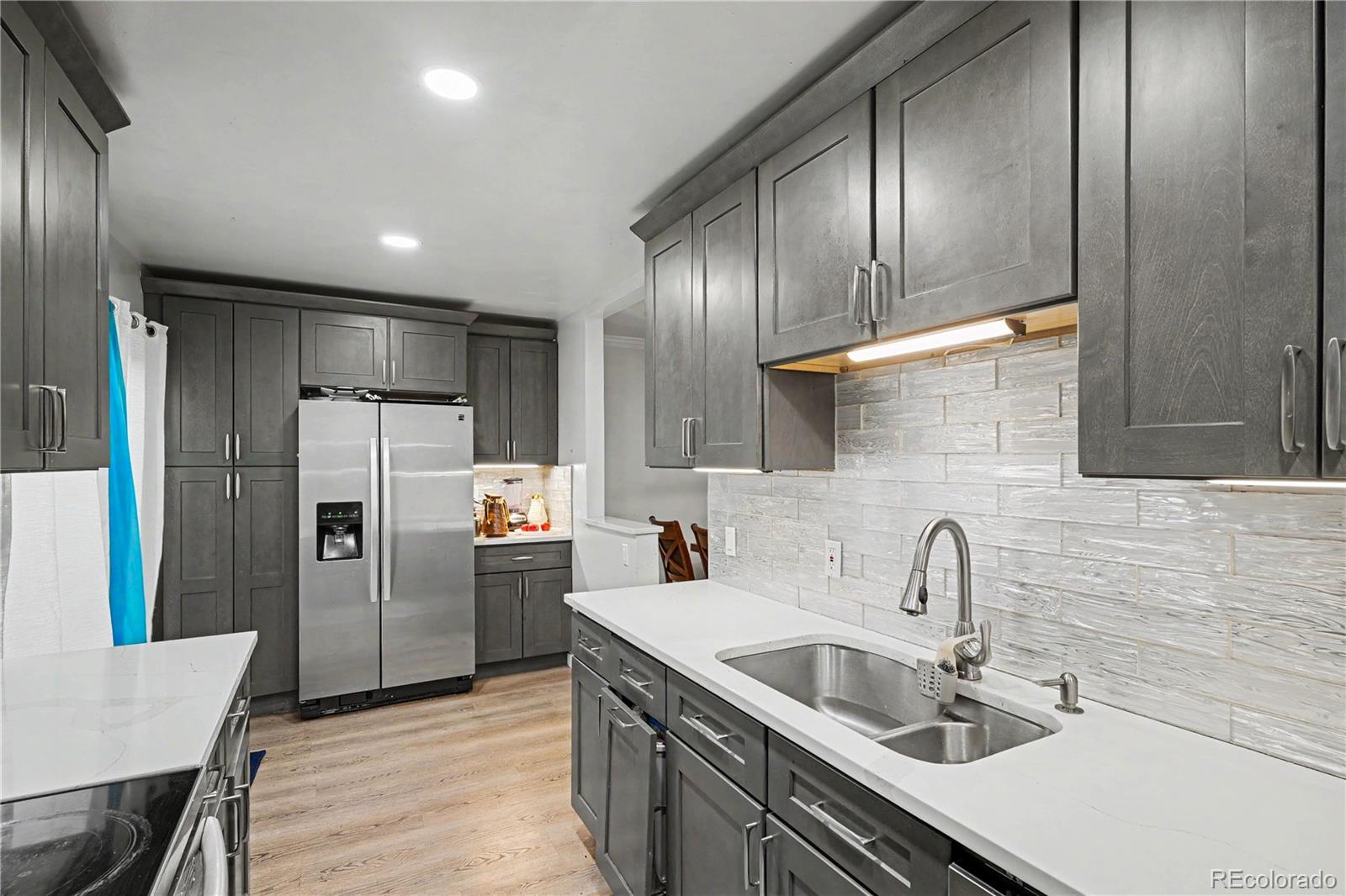 MLS Image #4 for 1123 s monaco street parkway,denver, Colorado