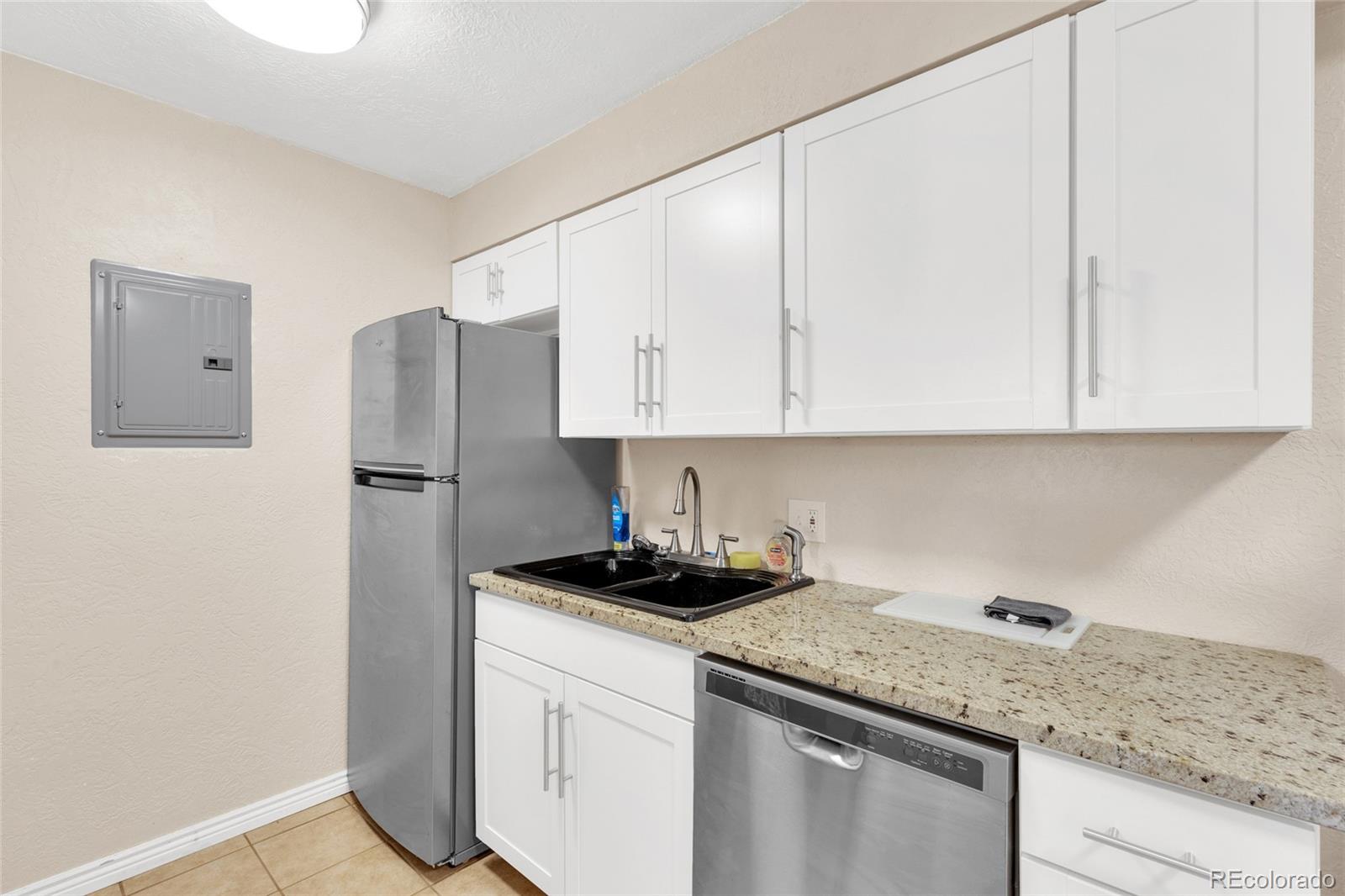 MLS Image #10 for 381 s ames street,denver, Colorado