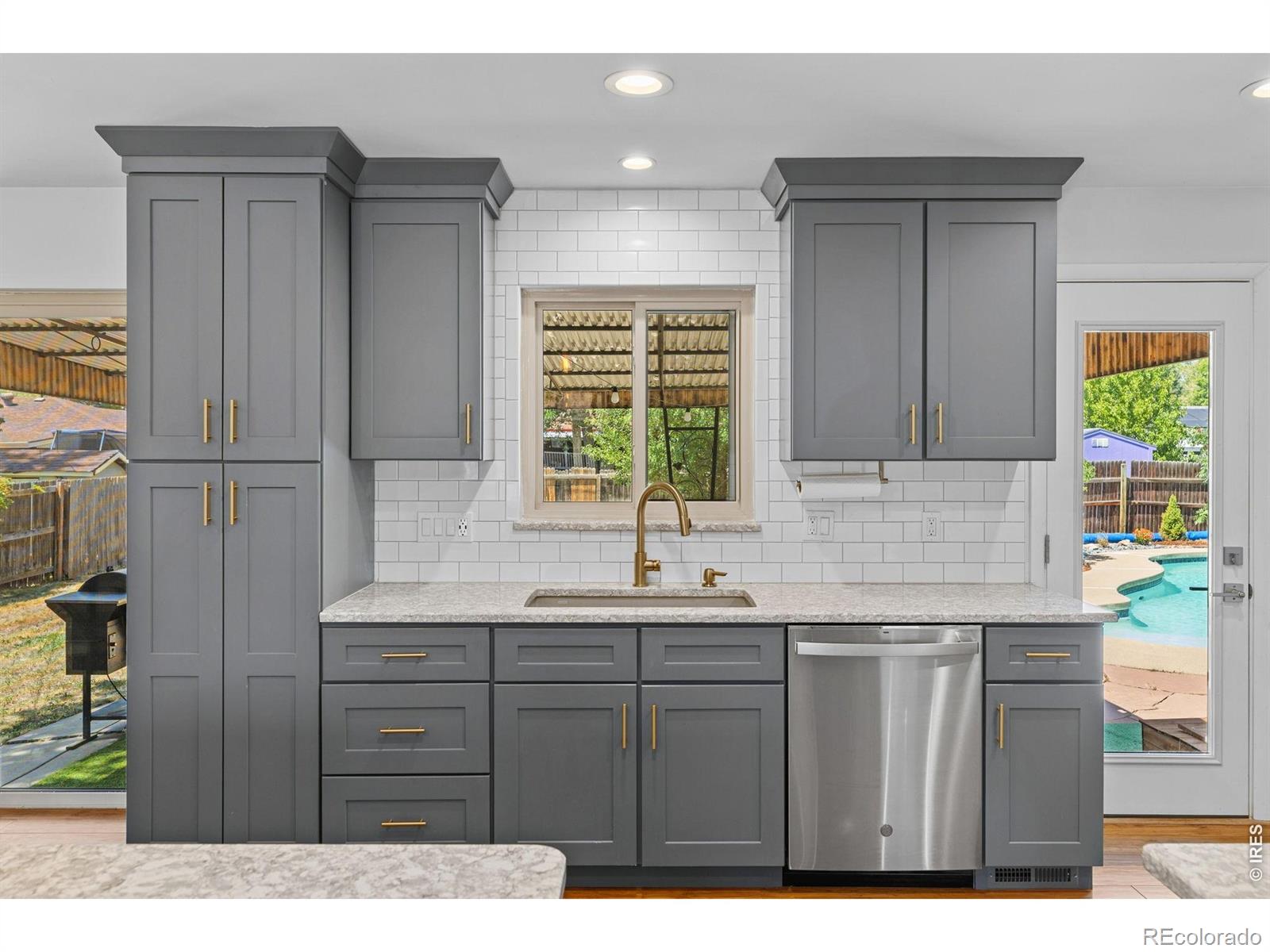 MLS Image #10 for 2965 s teller street,denver, Colorado