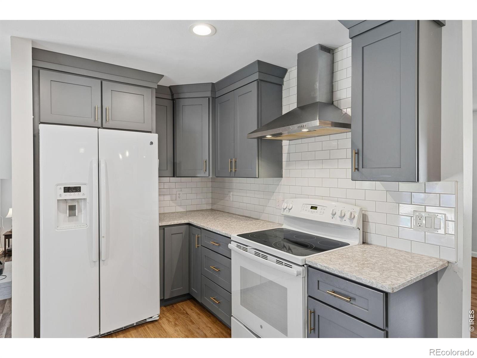 MLS Image #14 for 2965 s teller street,denver, Colorado