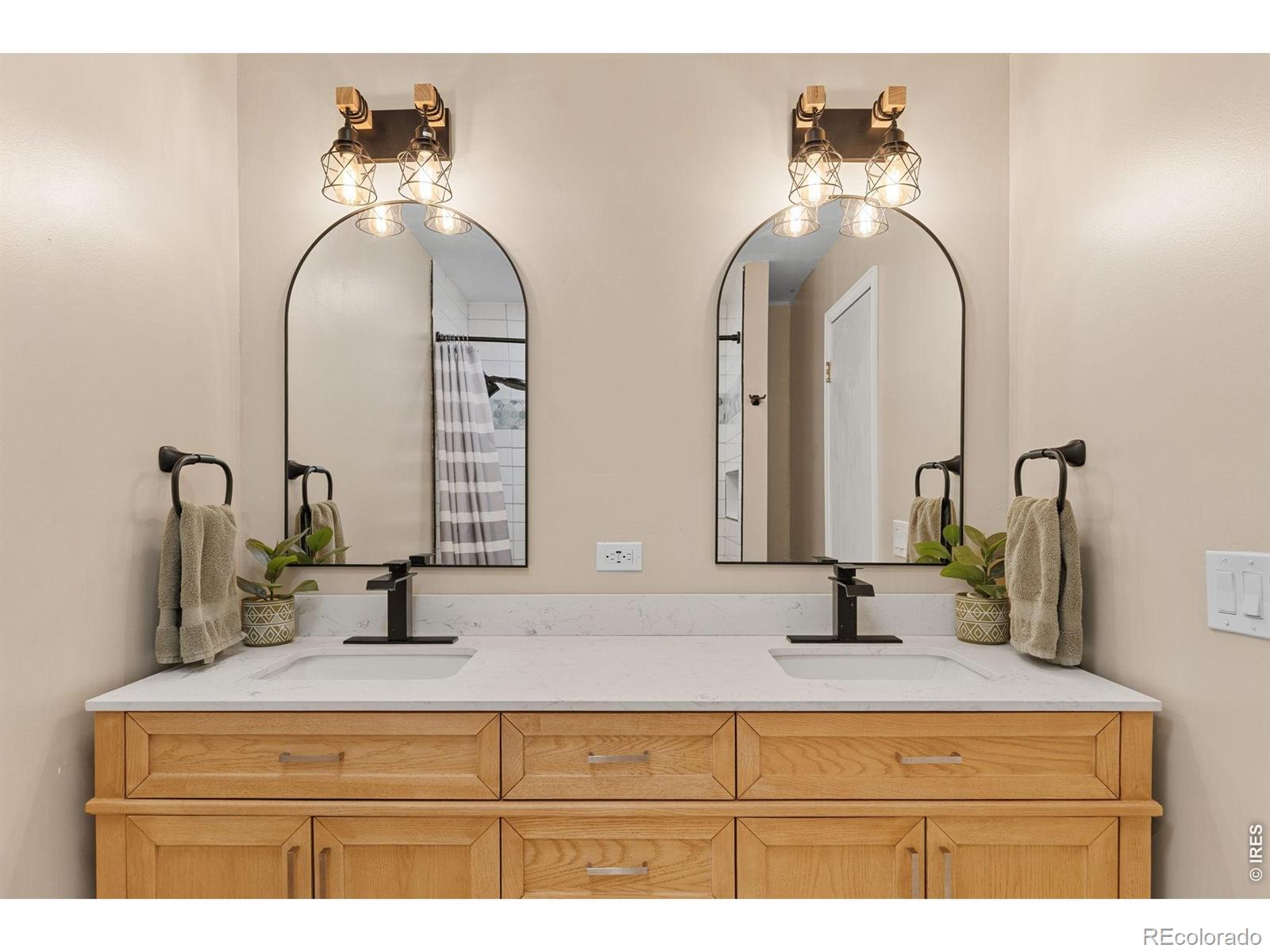 MLS Image #26 for 2965 s teller street,denver, Colorado