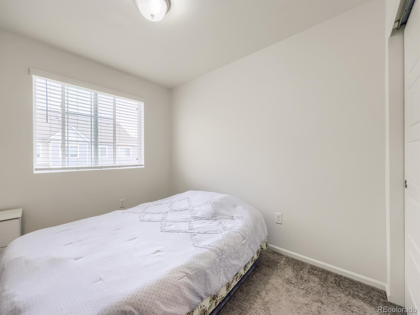 MLS Image #12 for 19990 e 40th avenue,denver, Colorado