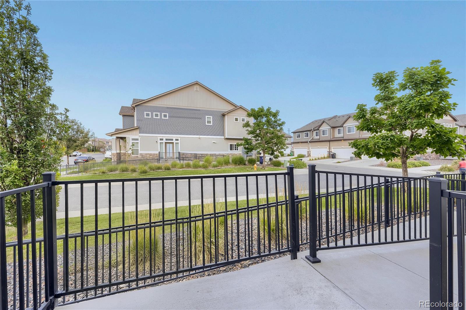 MLS Image #14 for 19990 e 40th avenue,denver, Colorado