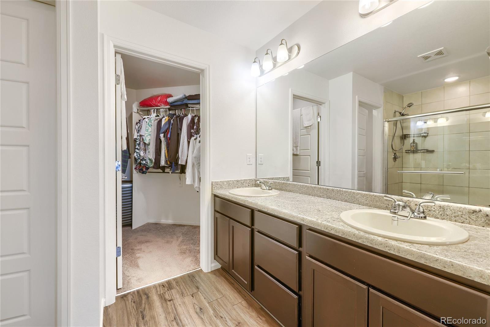 MLS Image #15 for 19990 e 40th avenue,denver, Colorado