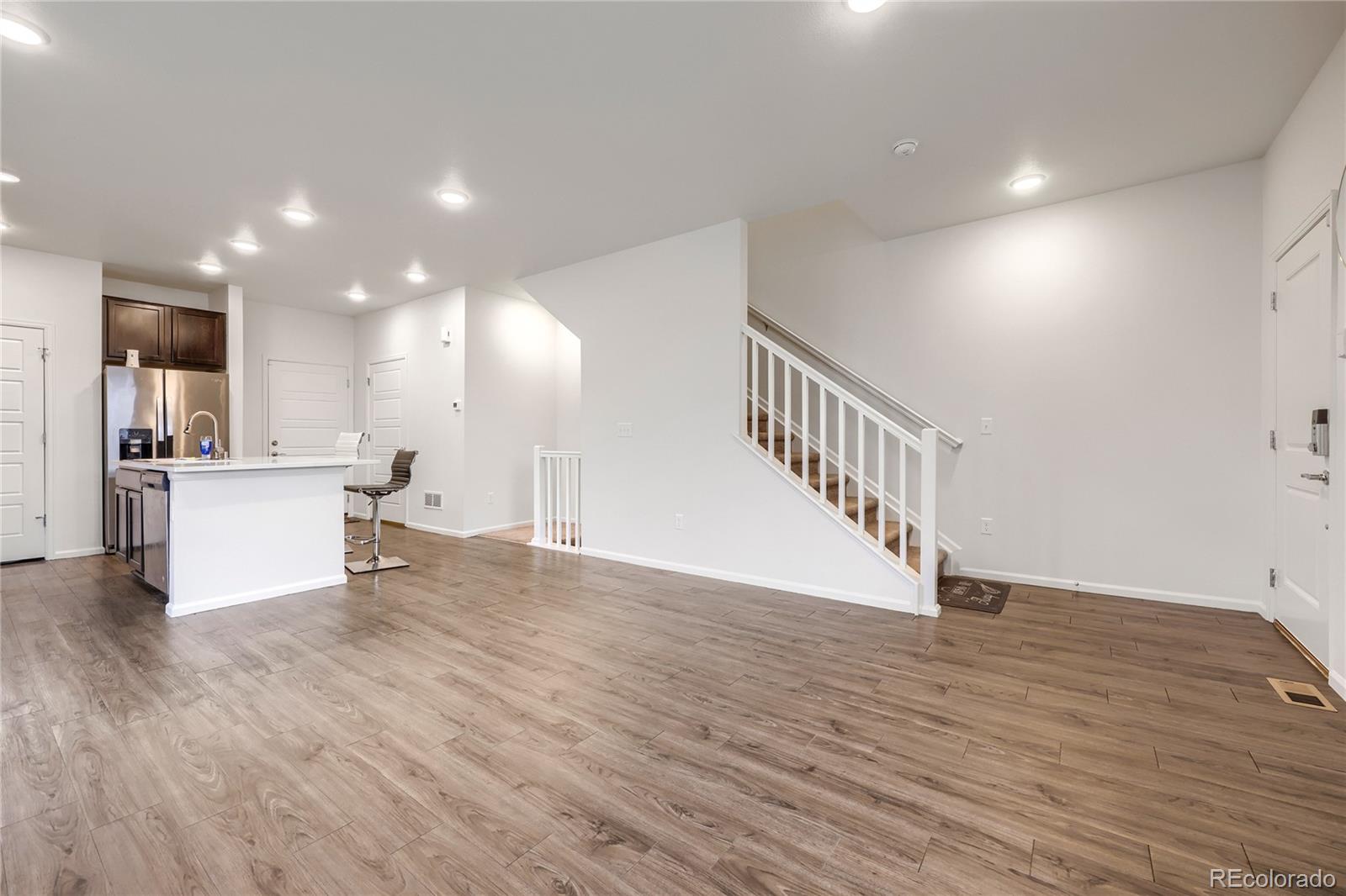 MLS Image #18 for 19990 e 40th avenue,denver, Colorado