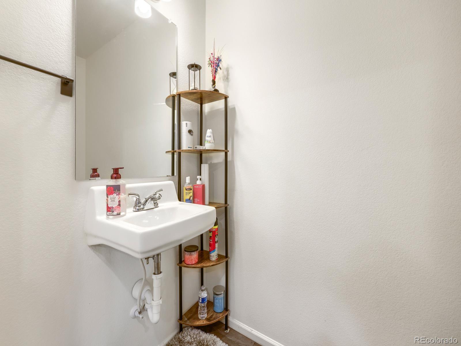 MLS Image #4 for 19990 e 40th avenue,denver, Colorado