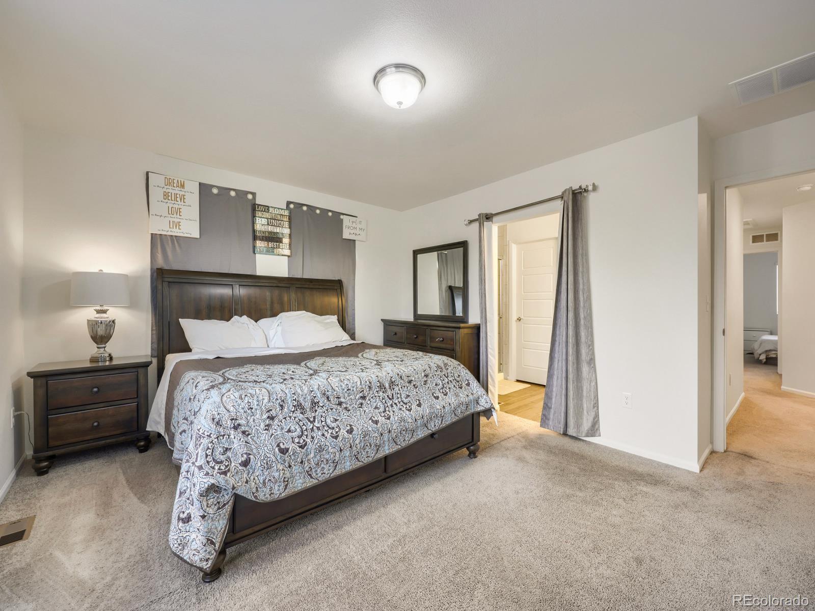 MLS Image #6 for 19990 e 40th avenue,denver, Colorado