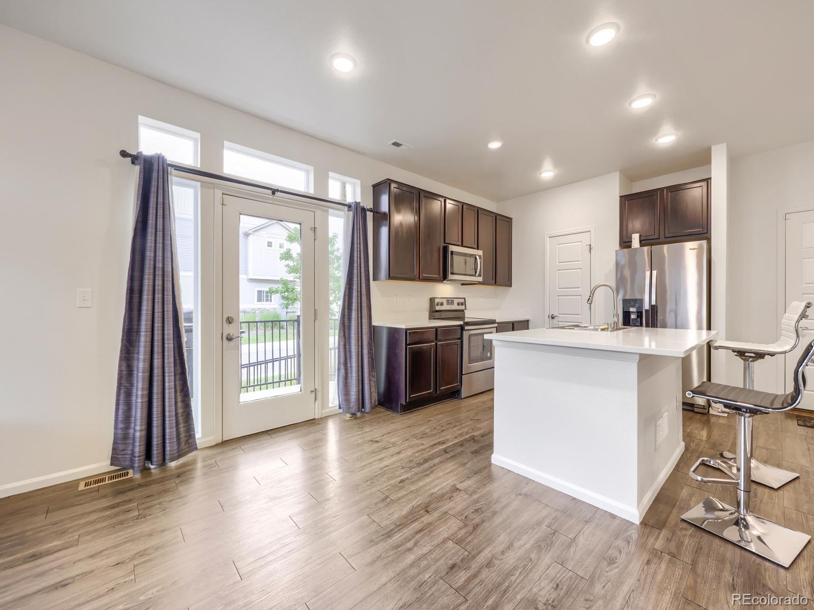 MLS Image #9 for 19990 e 40th avenue,denver, Colorado