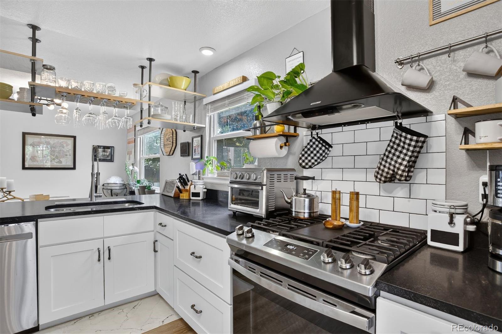 MLS Image #10 for 5991 s oak way,littleton, Colorado
